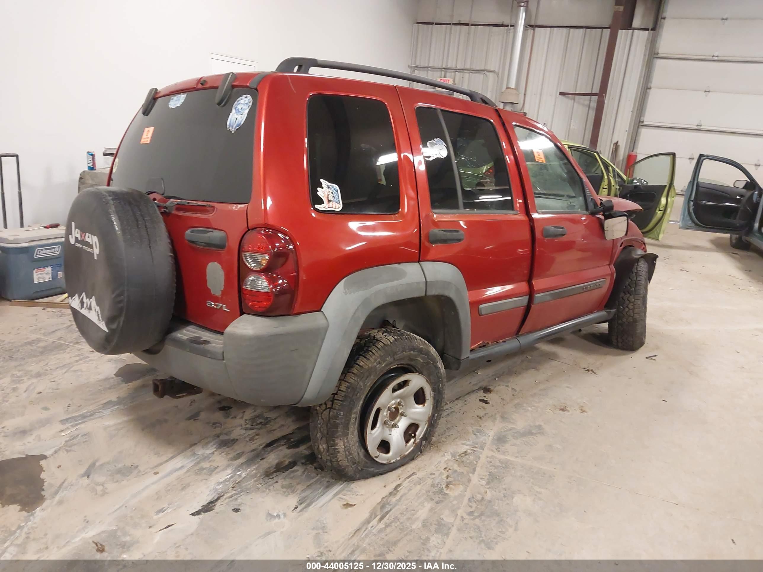 JEEP LIBERTY image 4