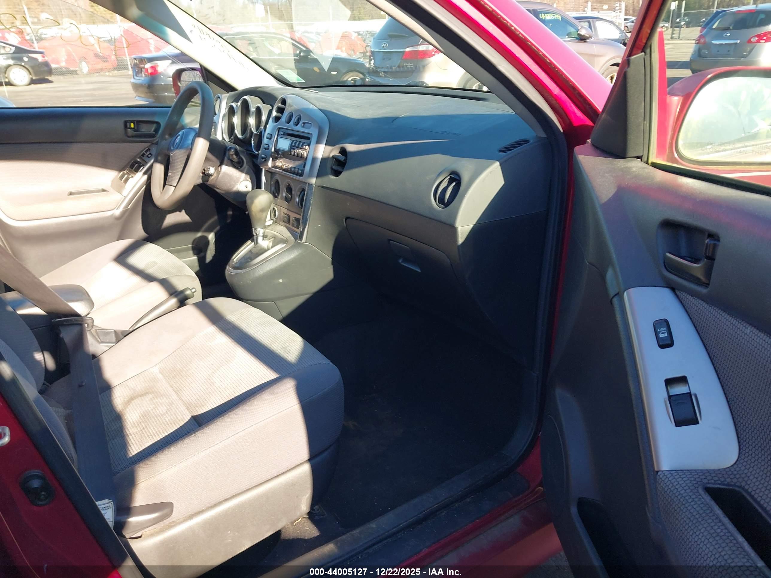 PONTIAC VIBE image 5
