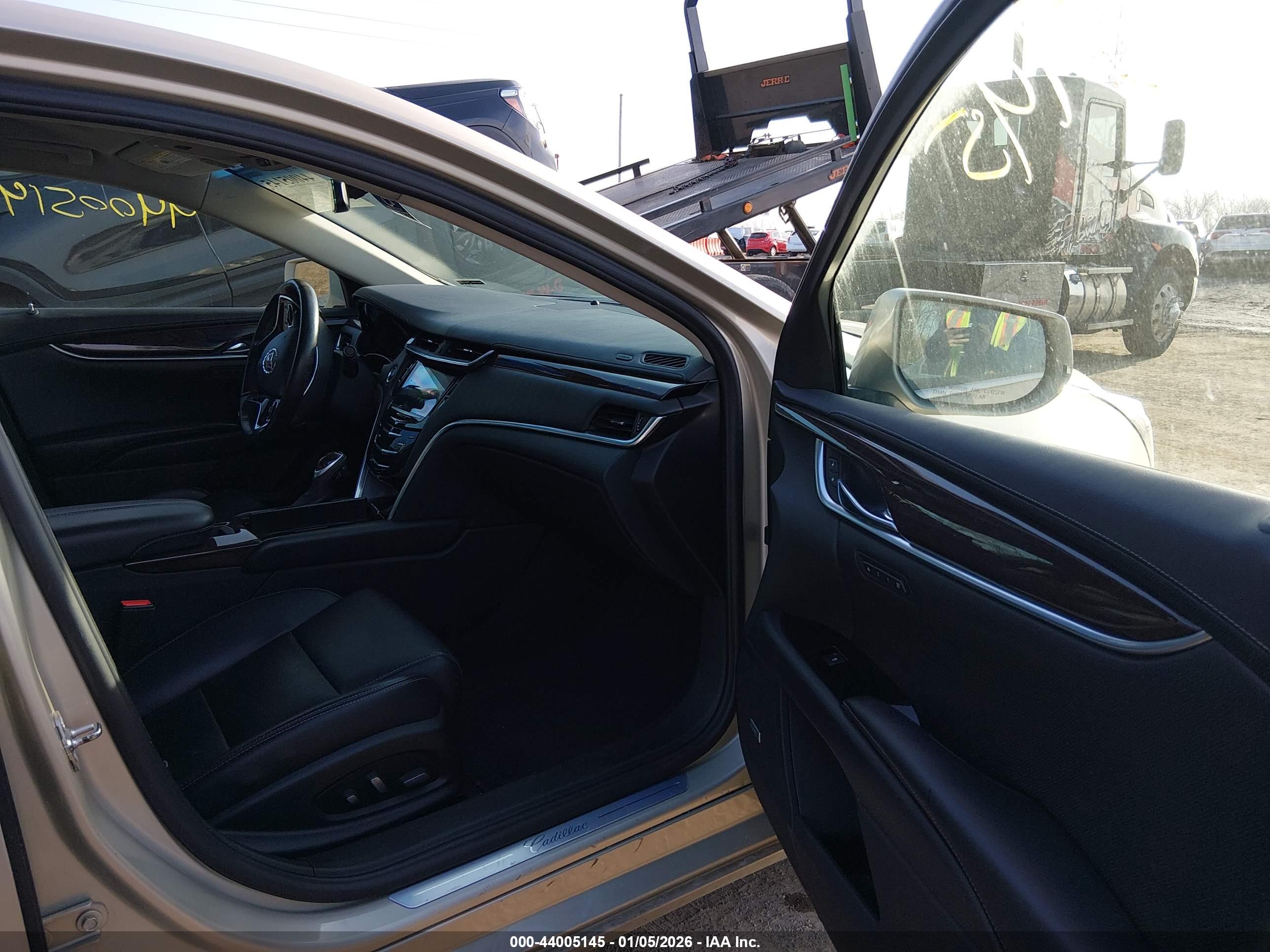 CADILLAC XTS image 5