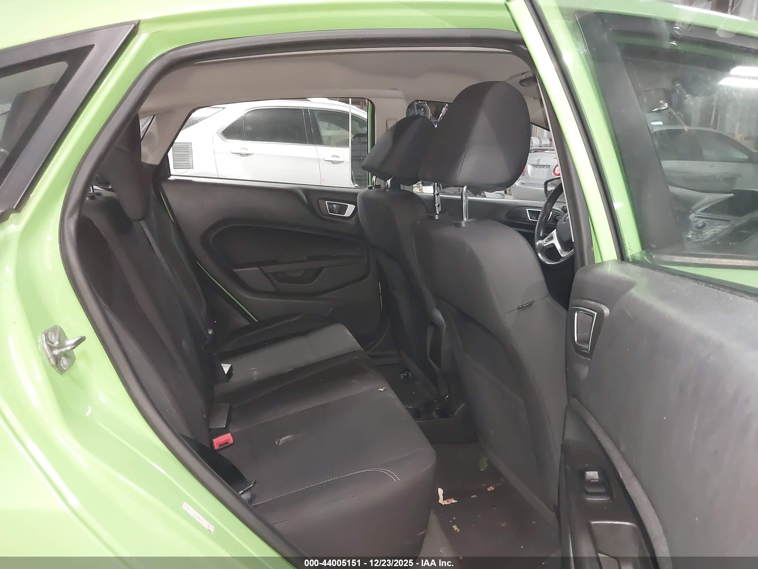 FORD FIESTA image 8