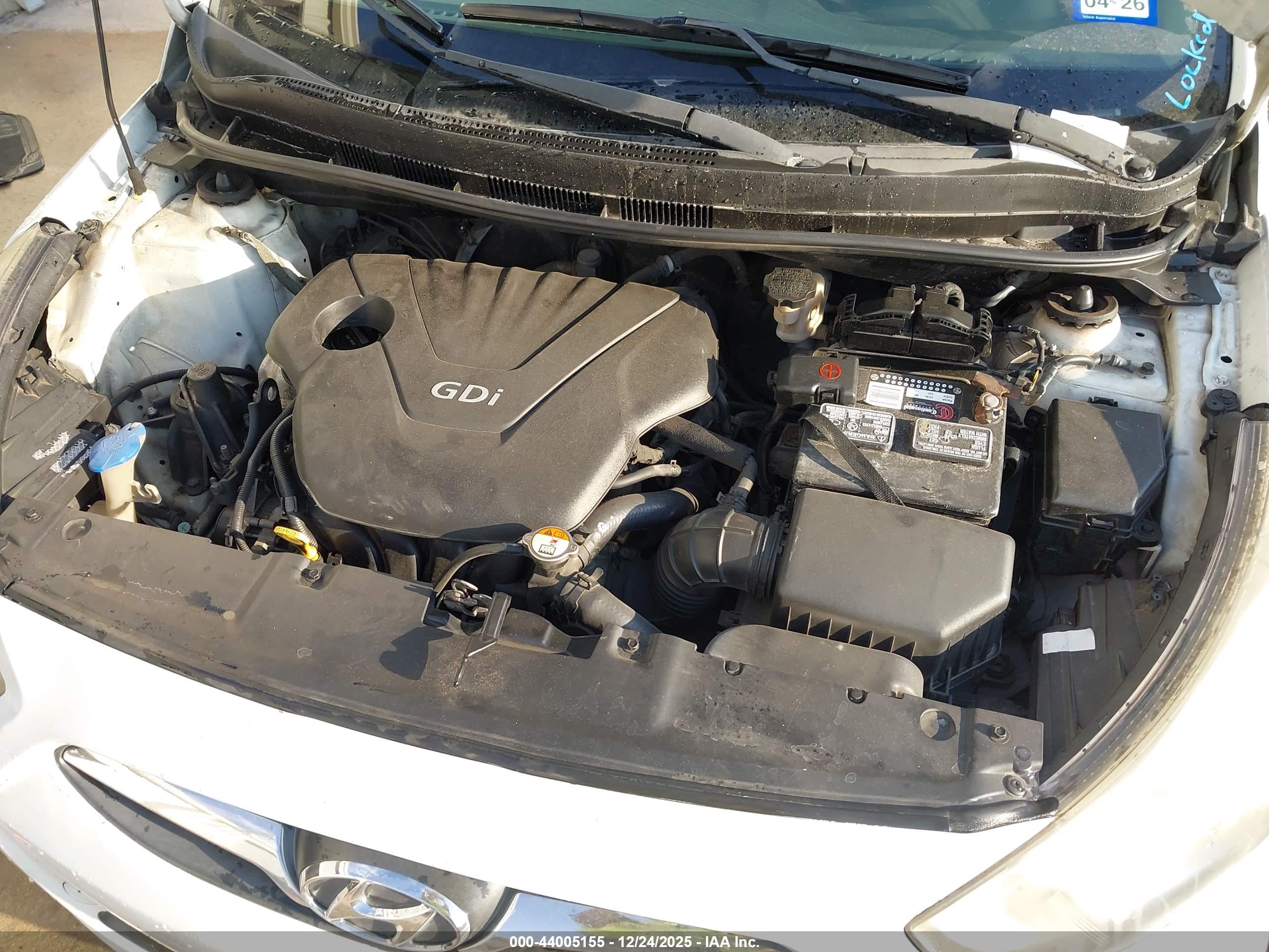 HYUNDAI ACCENT image 10