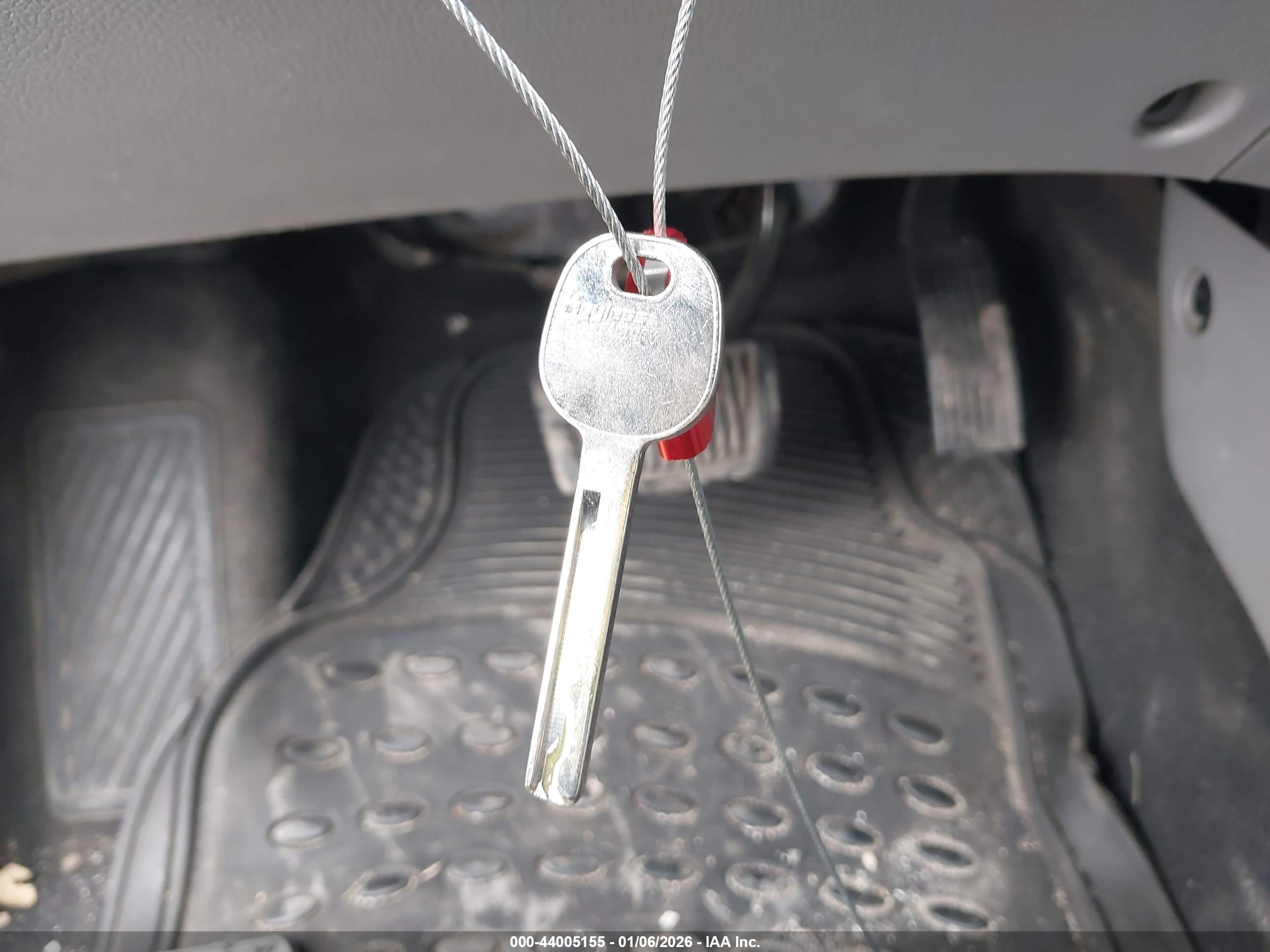 HYUNDAI ACCENT image 11