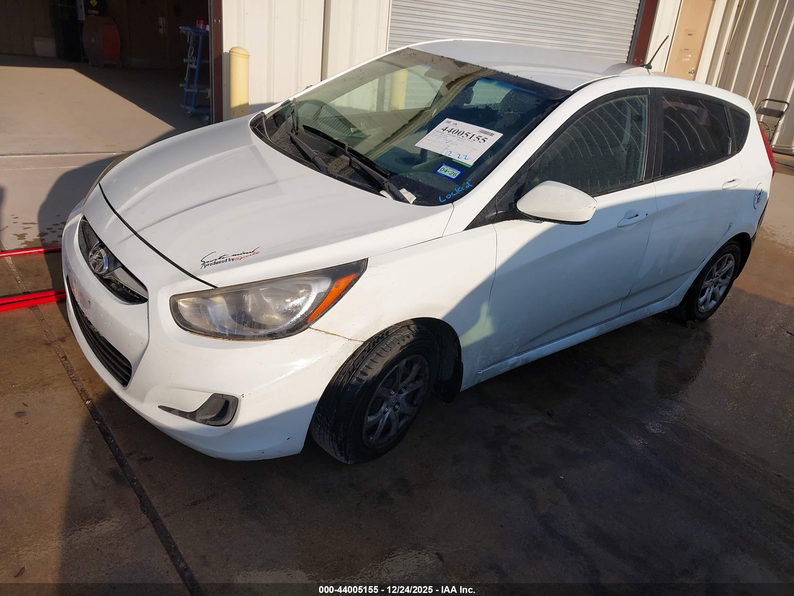 HYUNDAI ACCENT image 2