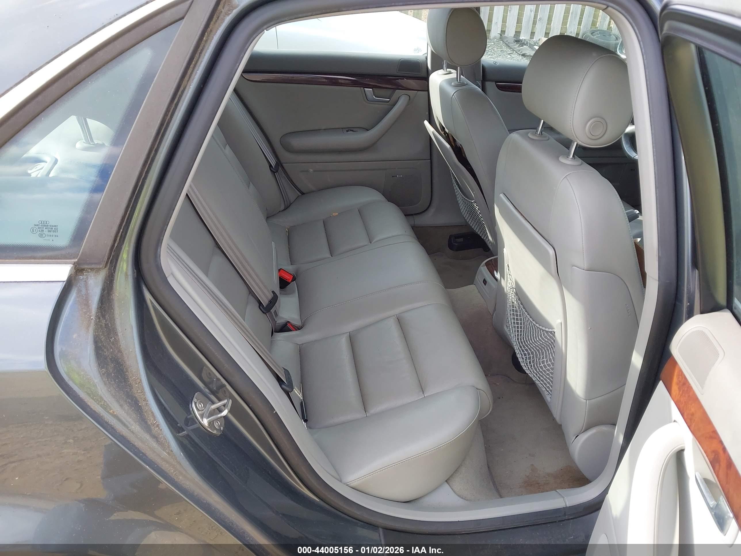 AUDI A4 image 8