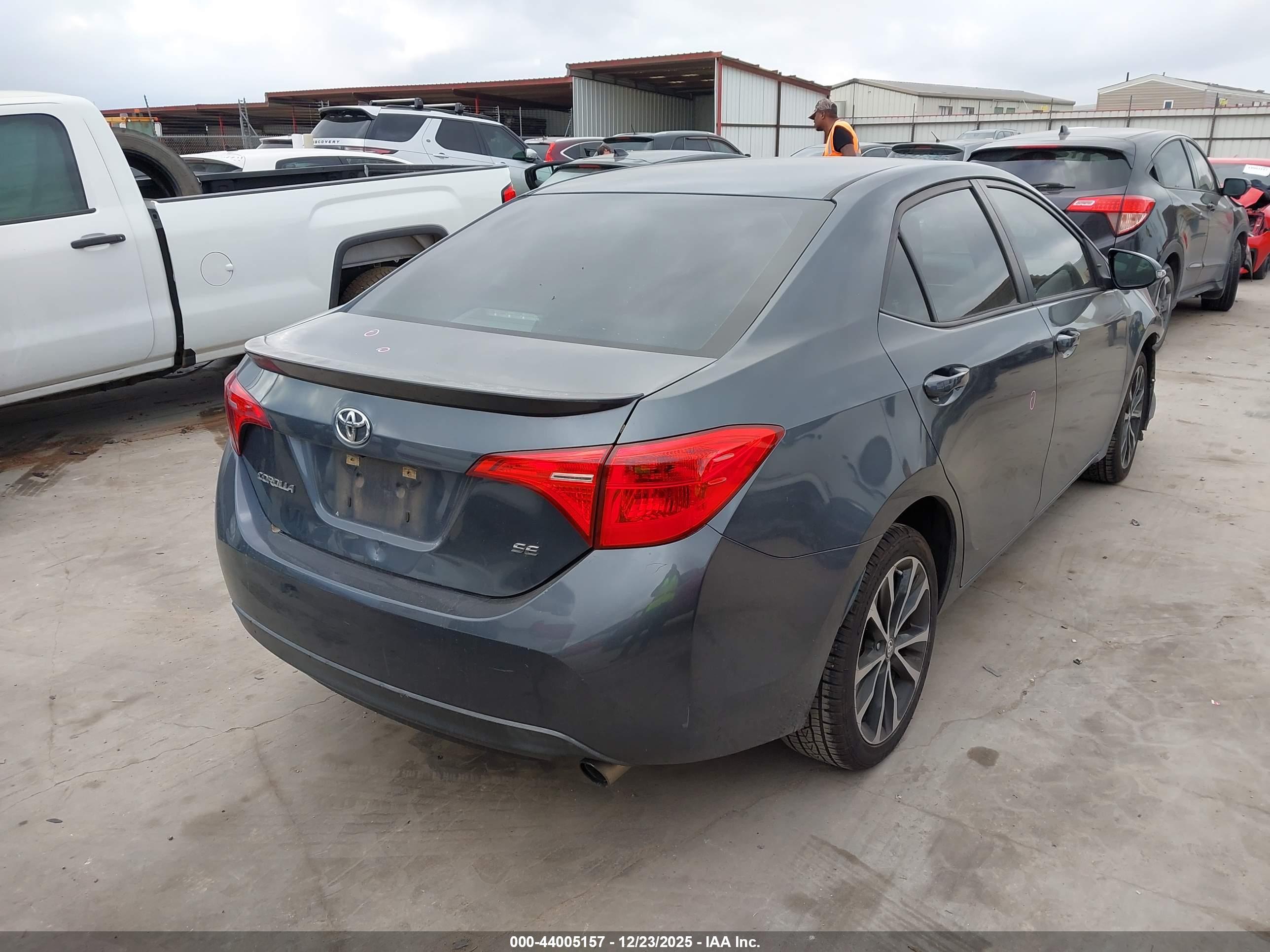 TOYOTA COROLLA image 4