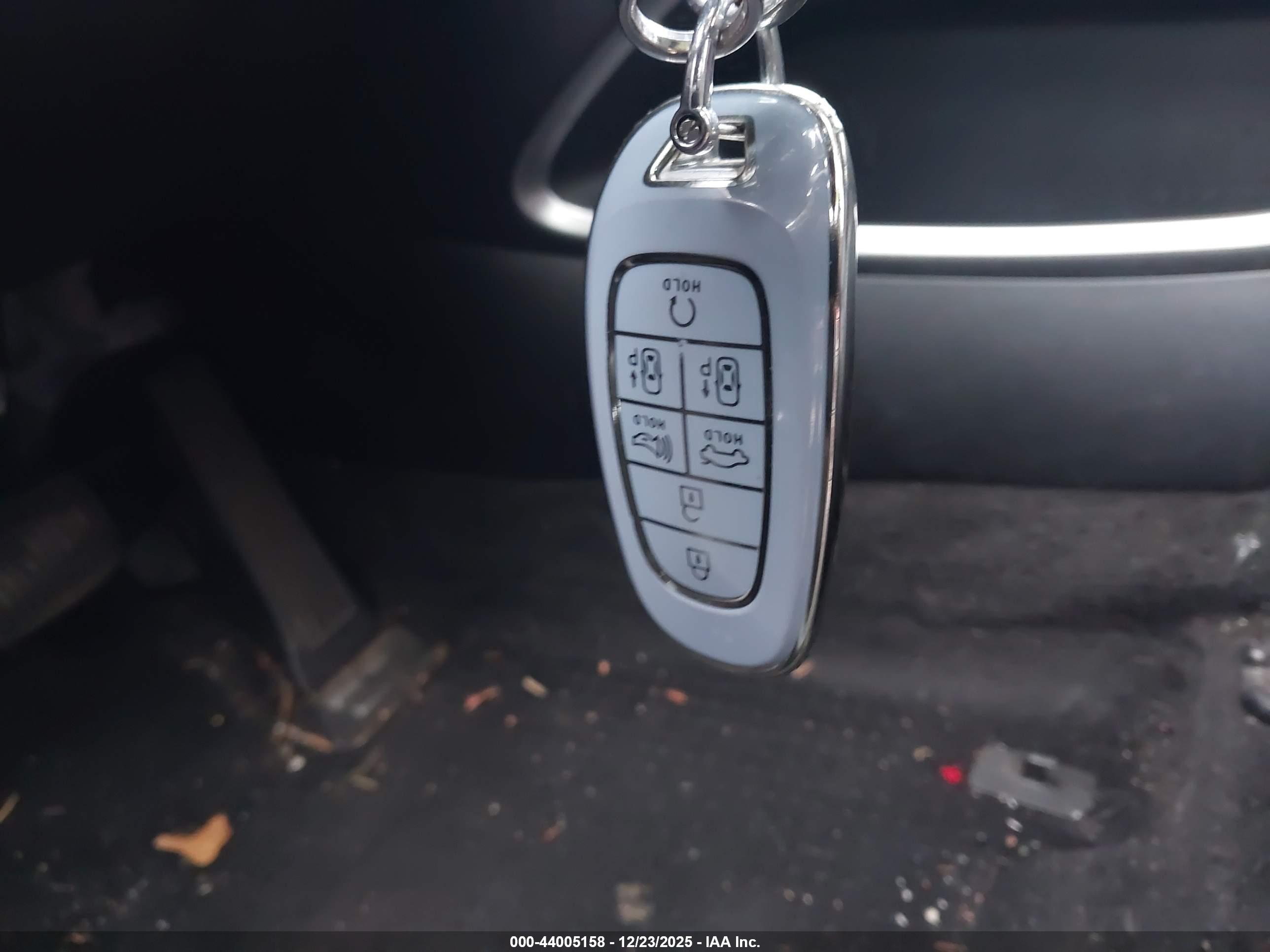 HYUNDAI TUCSON image 11