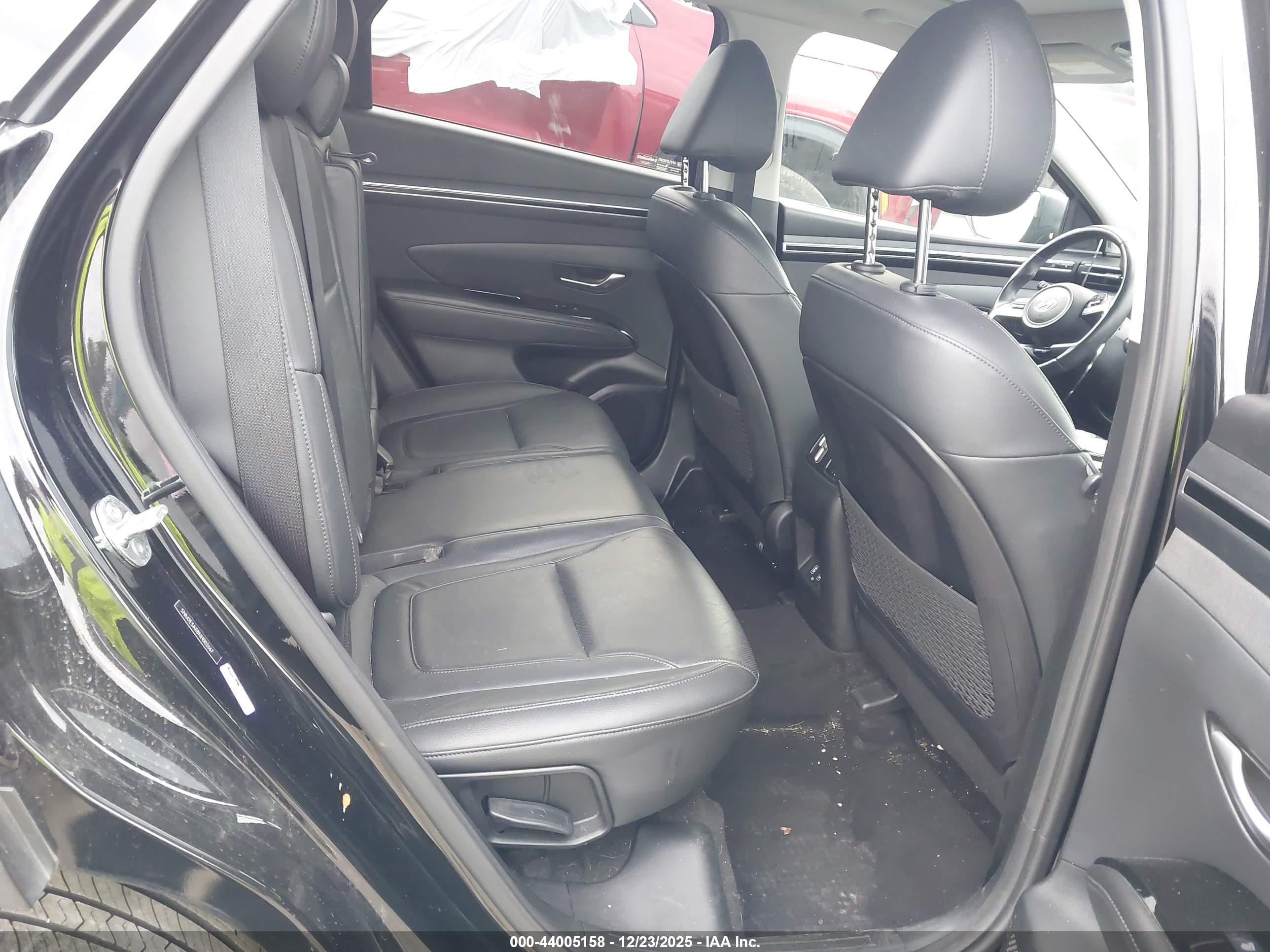 HYUNDAI TUCSON image 8