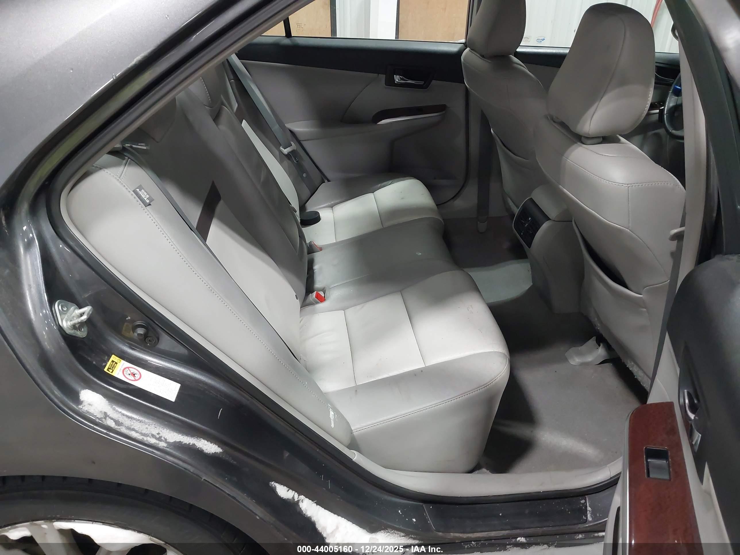 TOYOTA CAMRY image 8