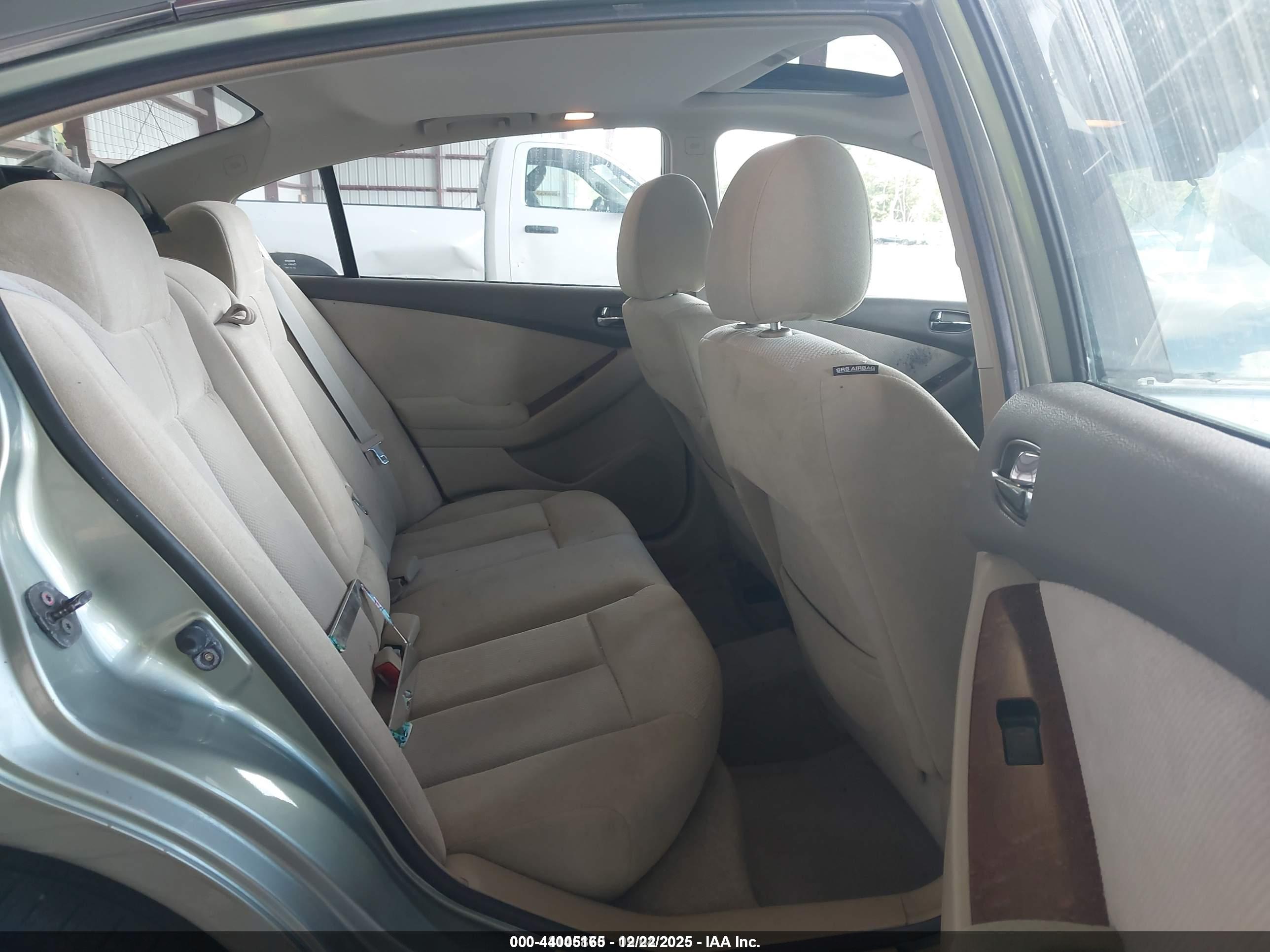 NISSAN ALTIMA image 8