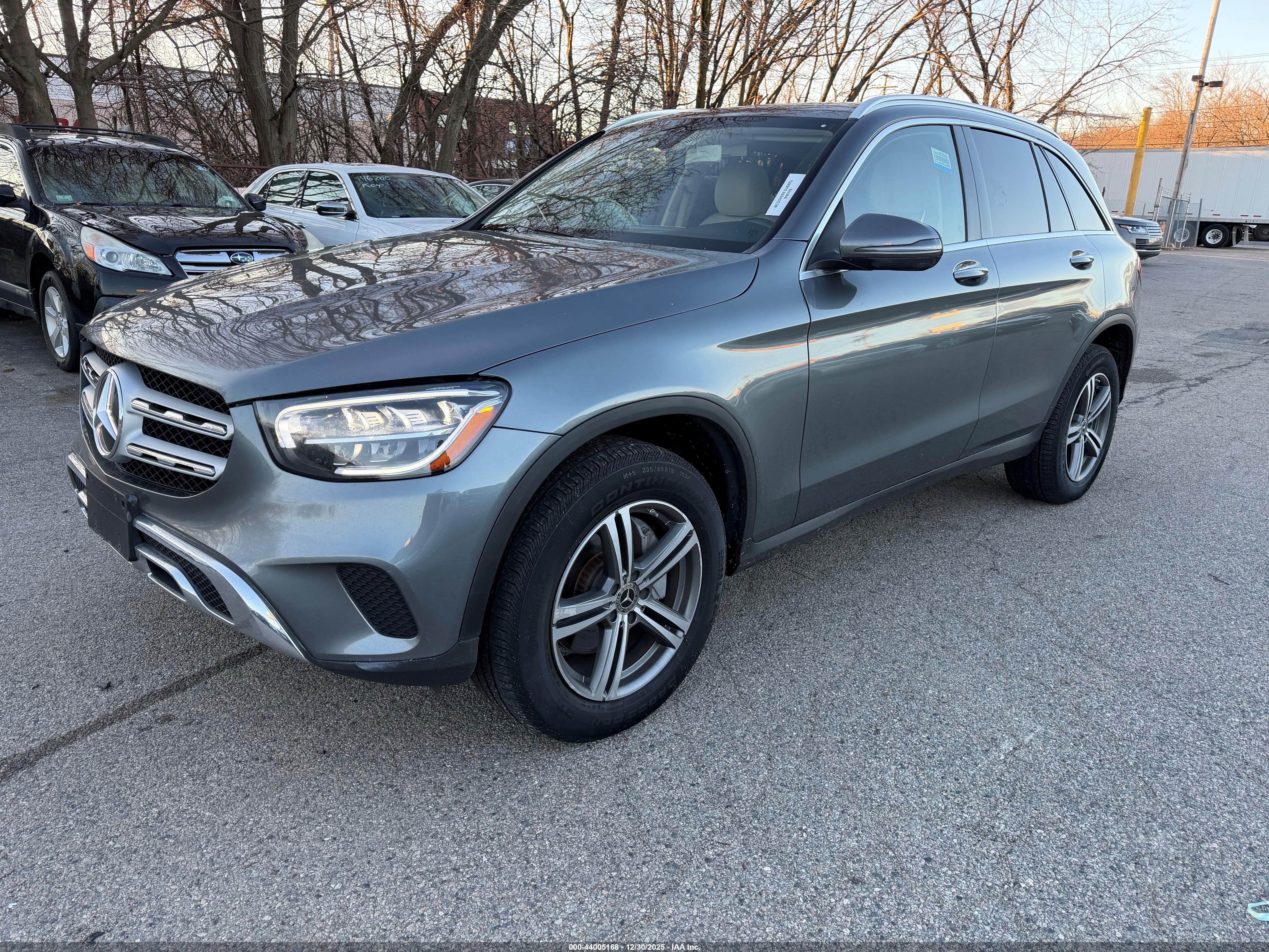 MERCEDES-BENZ GLC image 2