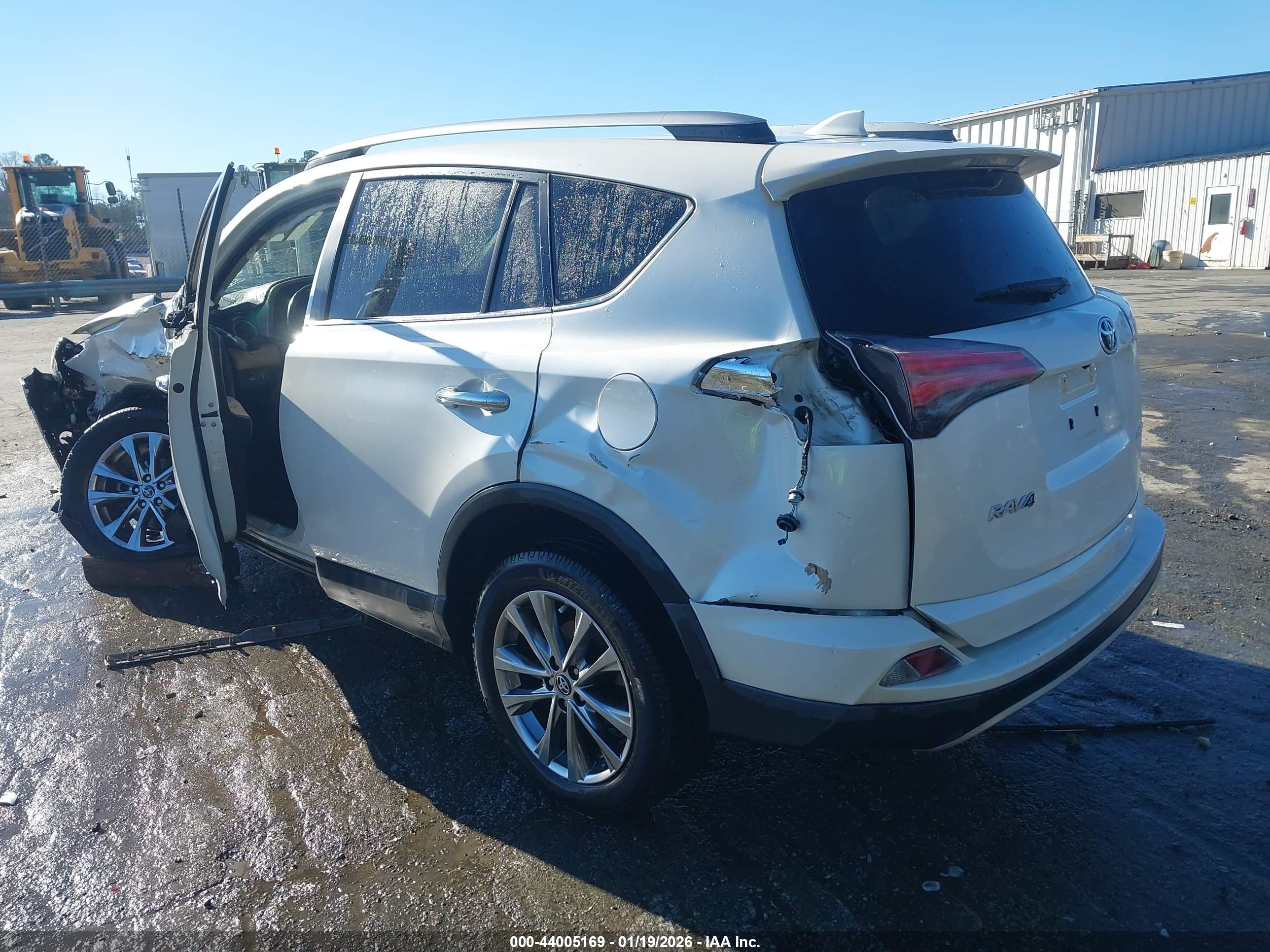 TOYOTA RAV4 image 3