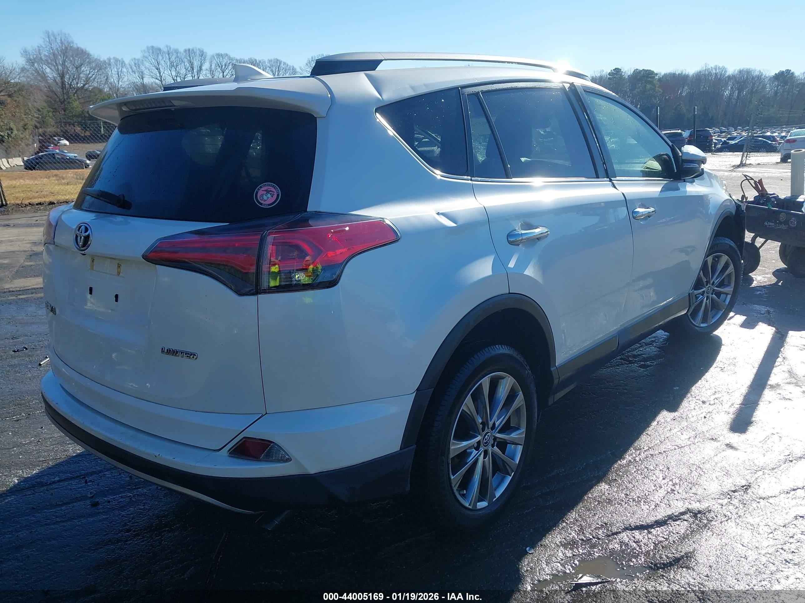 TOYOTA RAV4 image 4