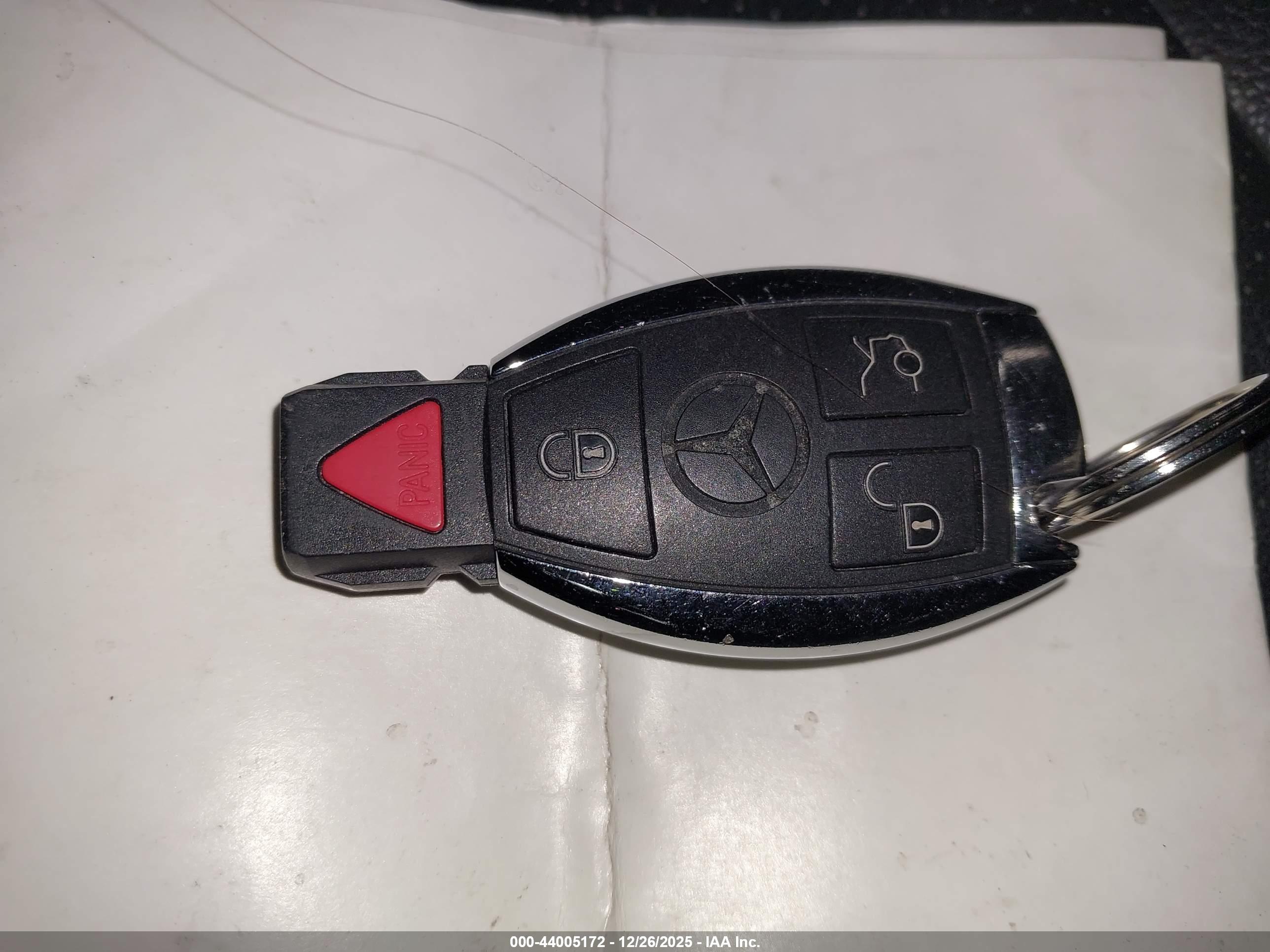 MERCEDES-BENZ E image 11