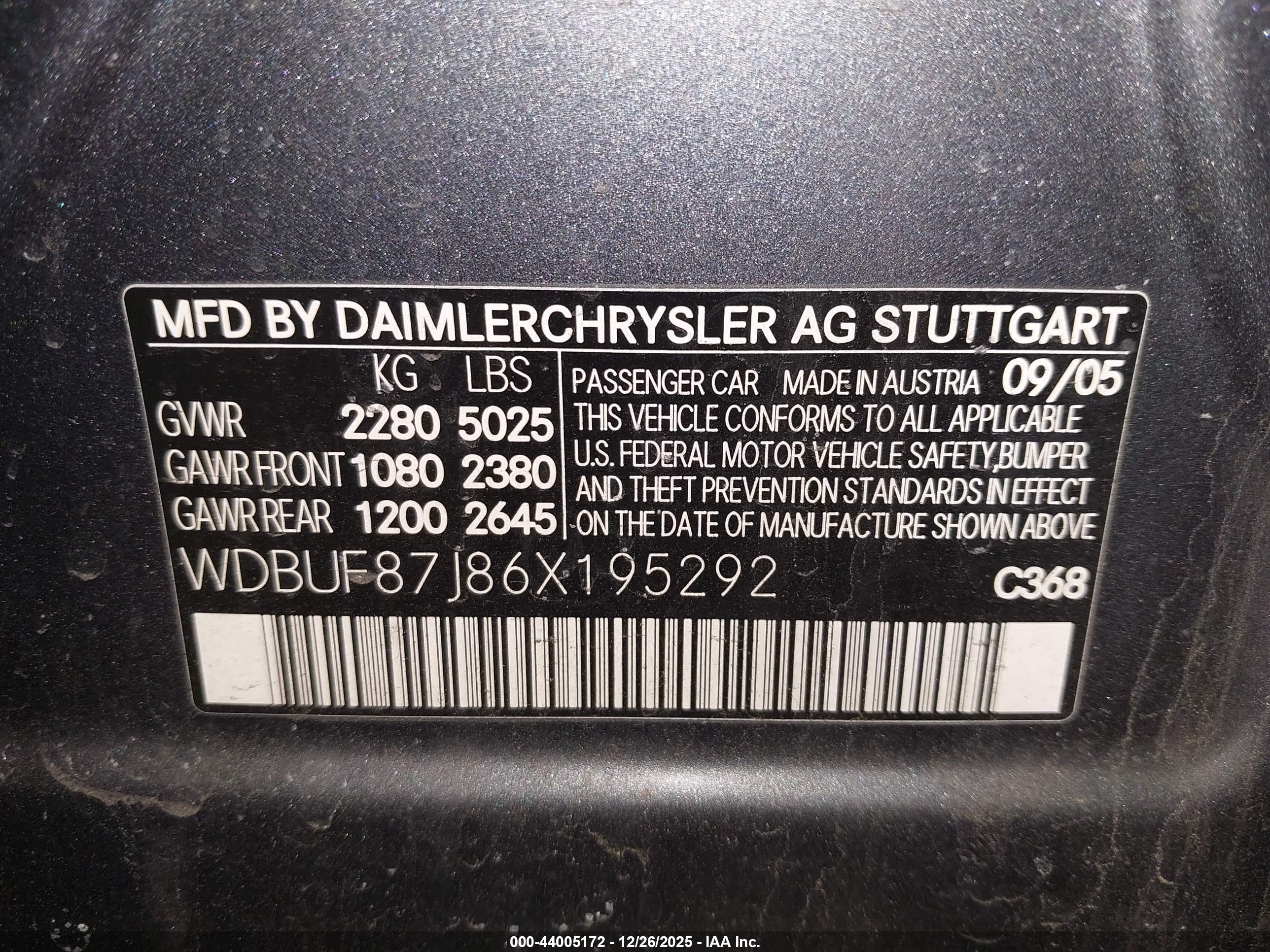 MERCEDES-BENZ E image 9