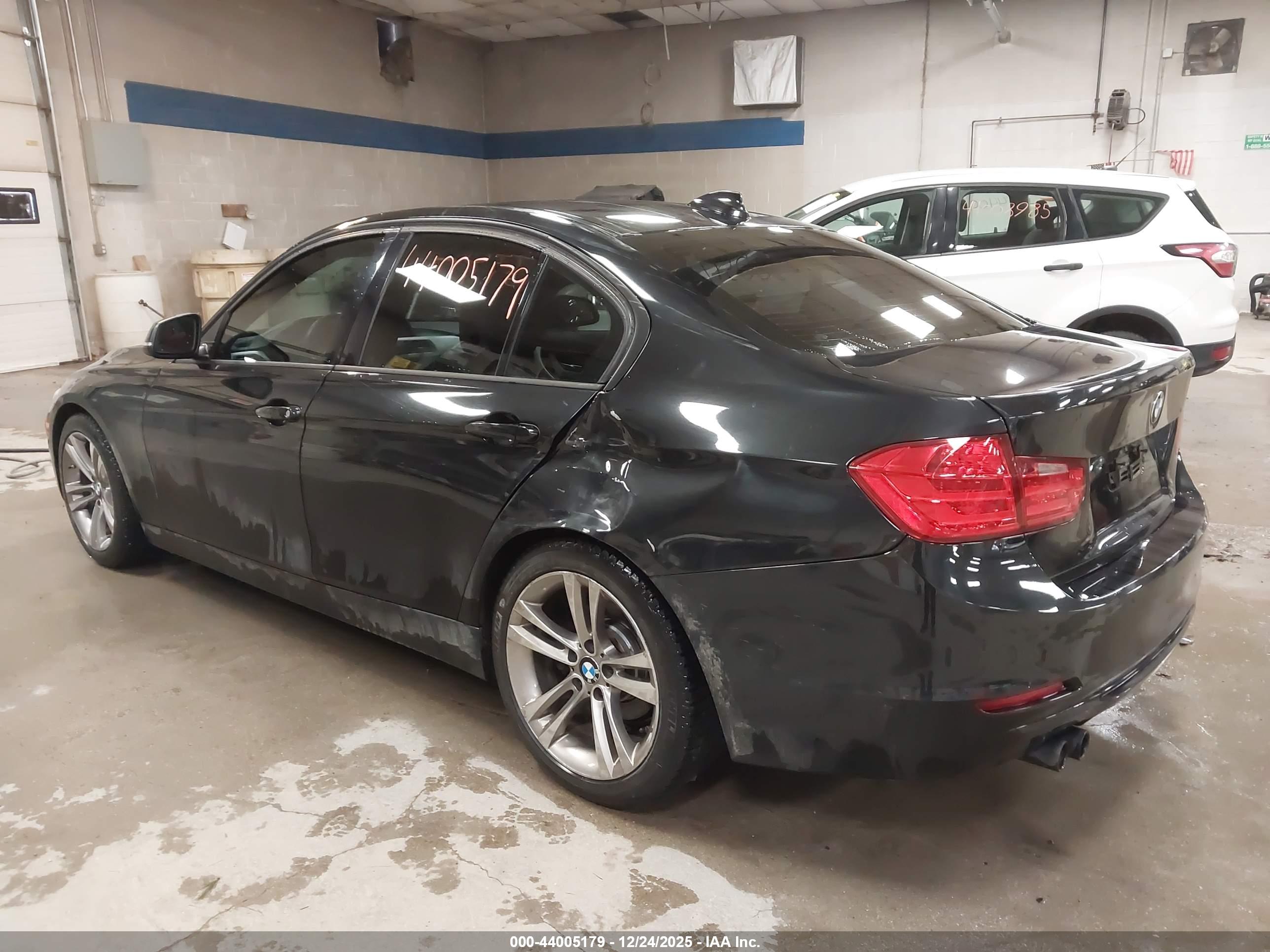BMW 328I image 3