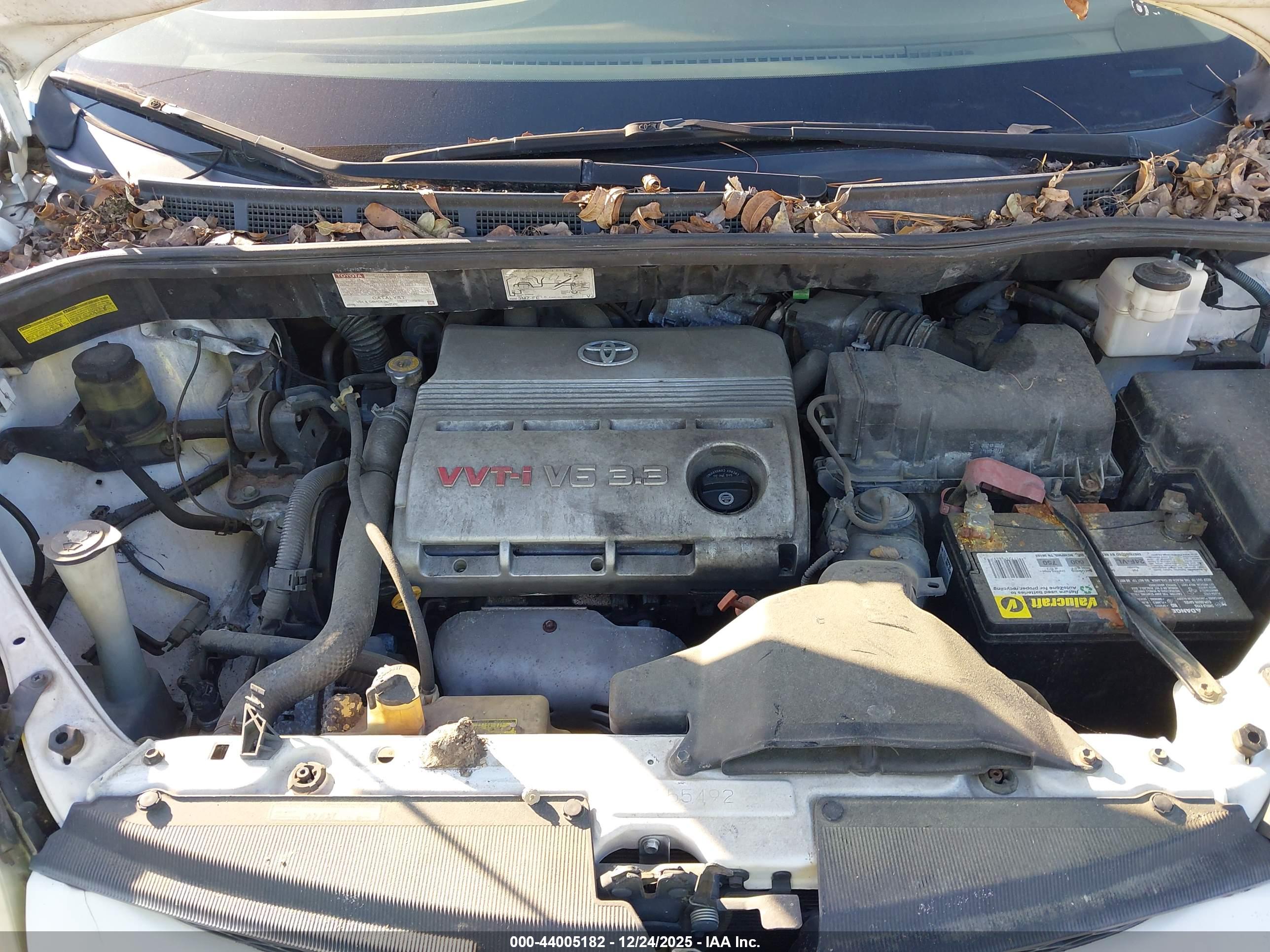 TOYOTA SIENNA image 10