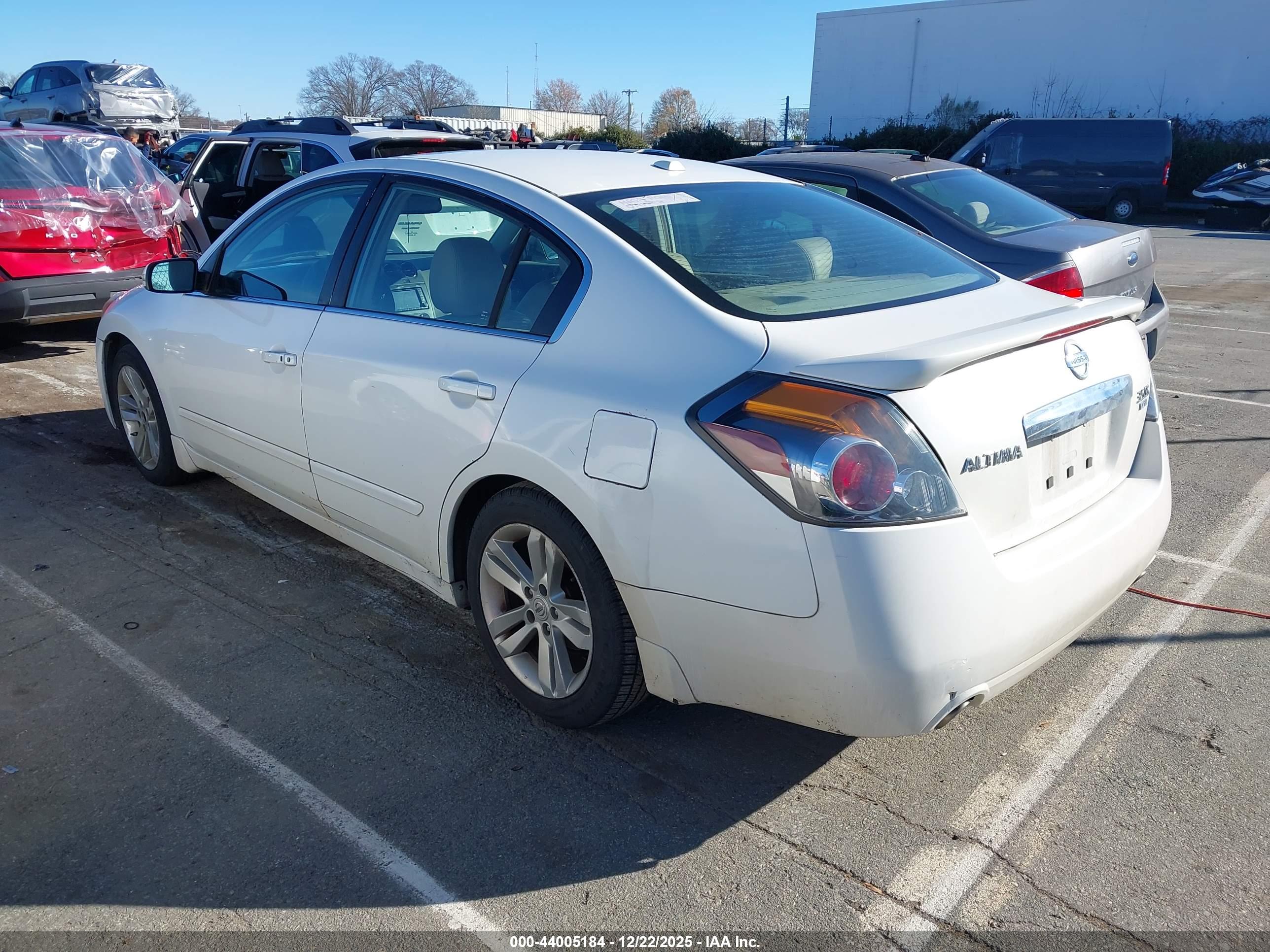 NISSAN ALTIMA image 3