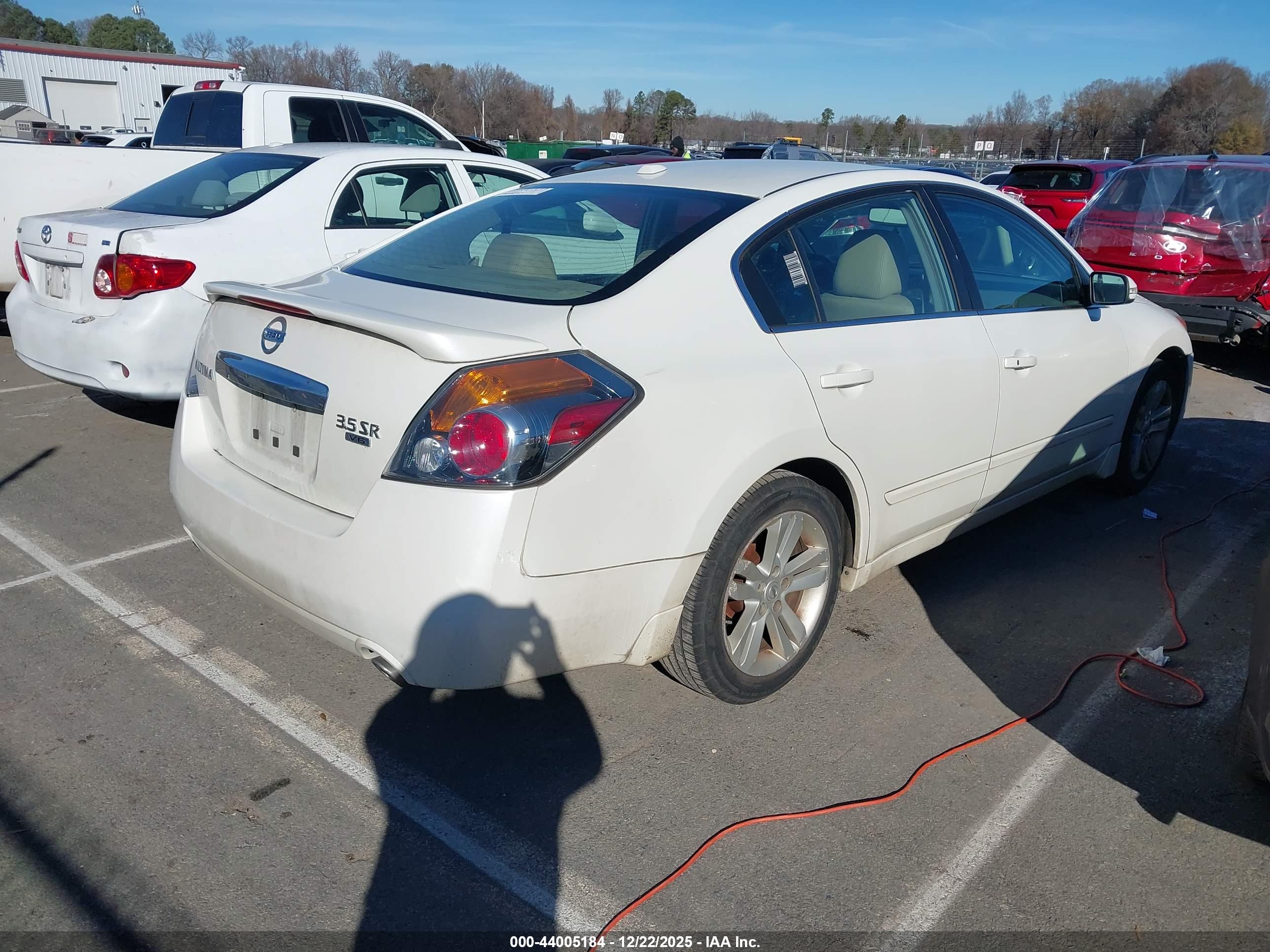 NISSAN ALTIMA image 4