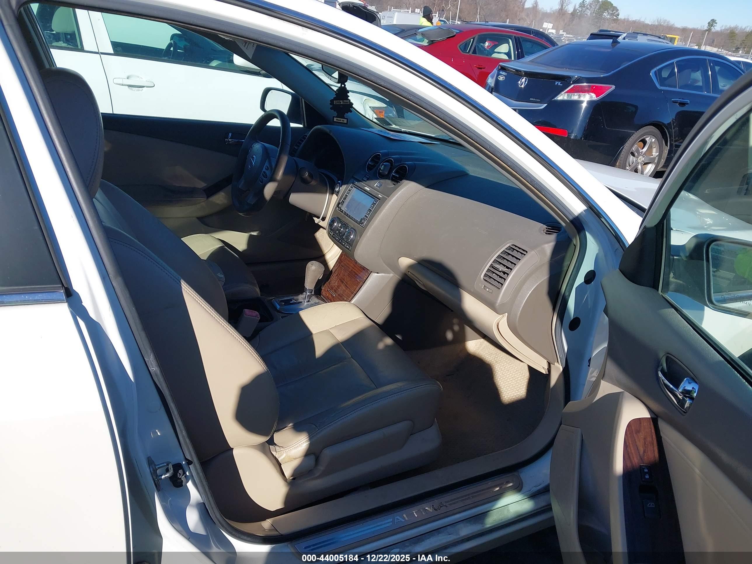 NISSAN ALTIMA image 5