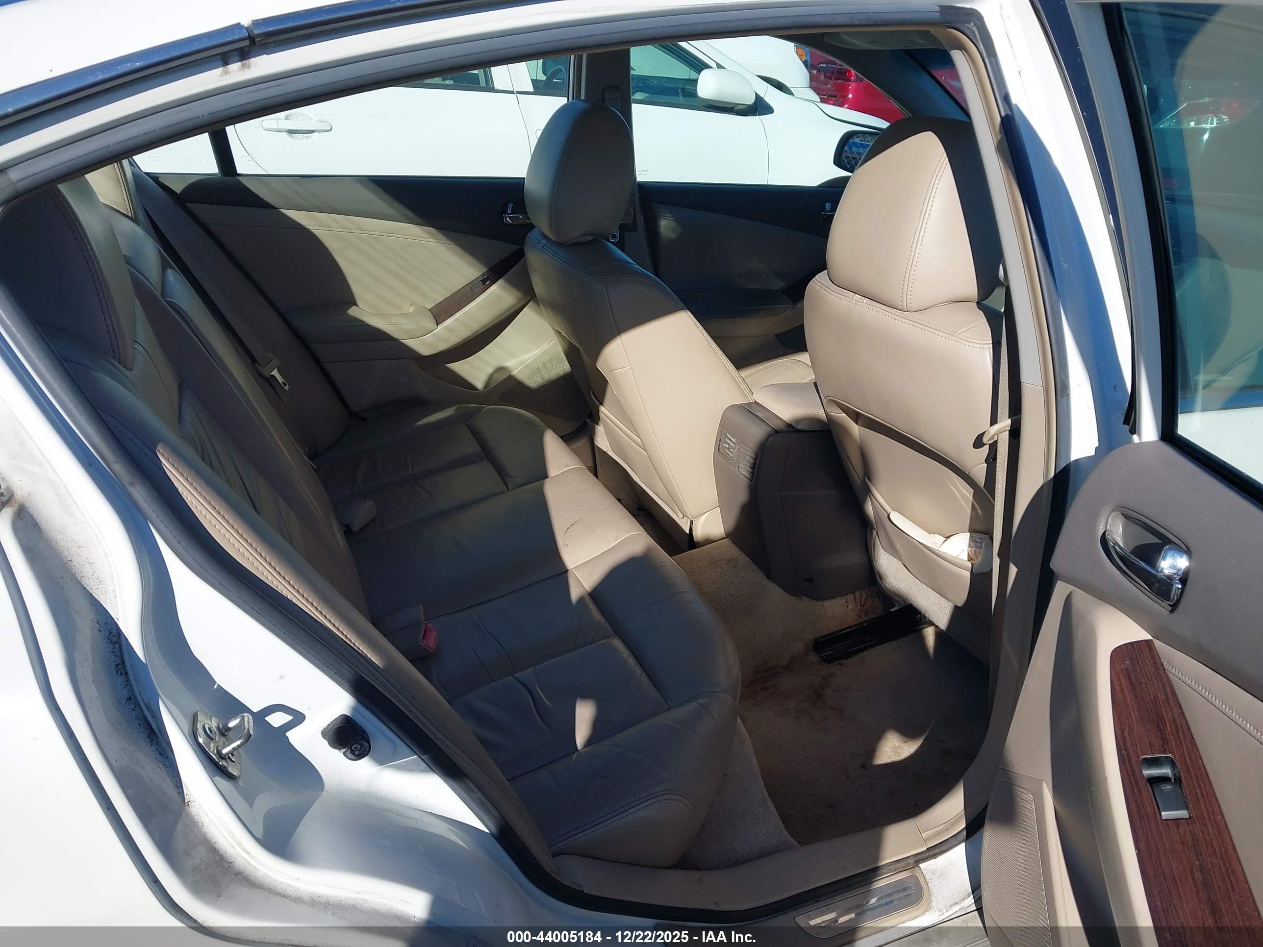 NISSAN ALTIMA image 8