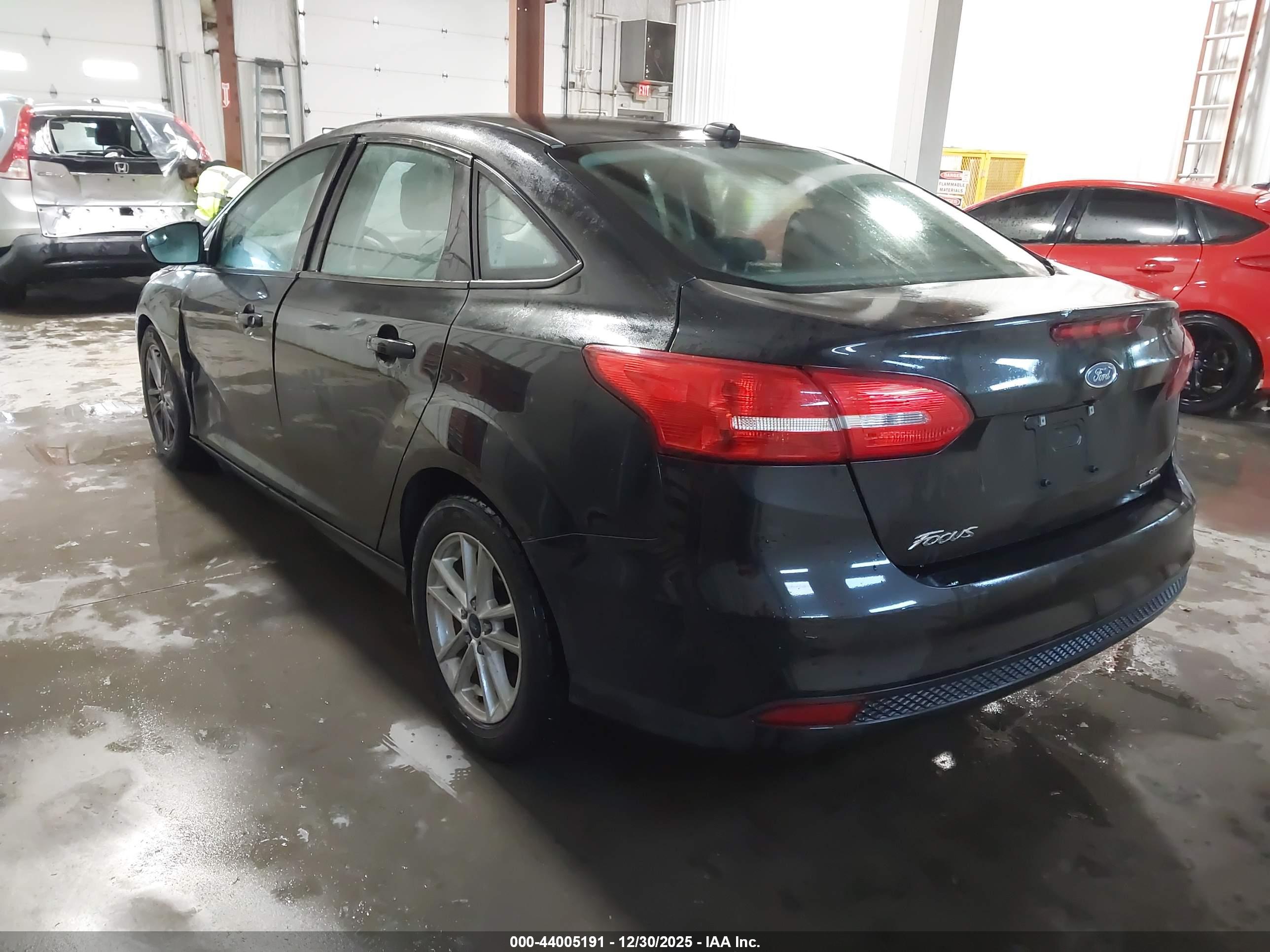 FORD FOCUS image 3
