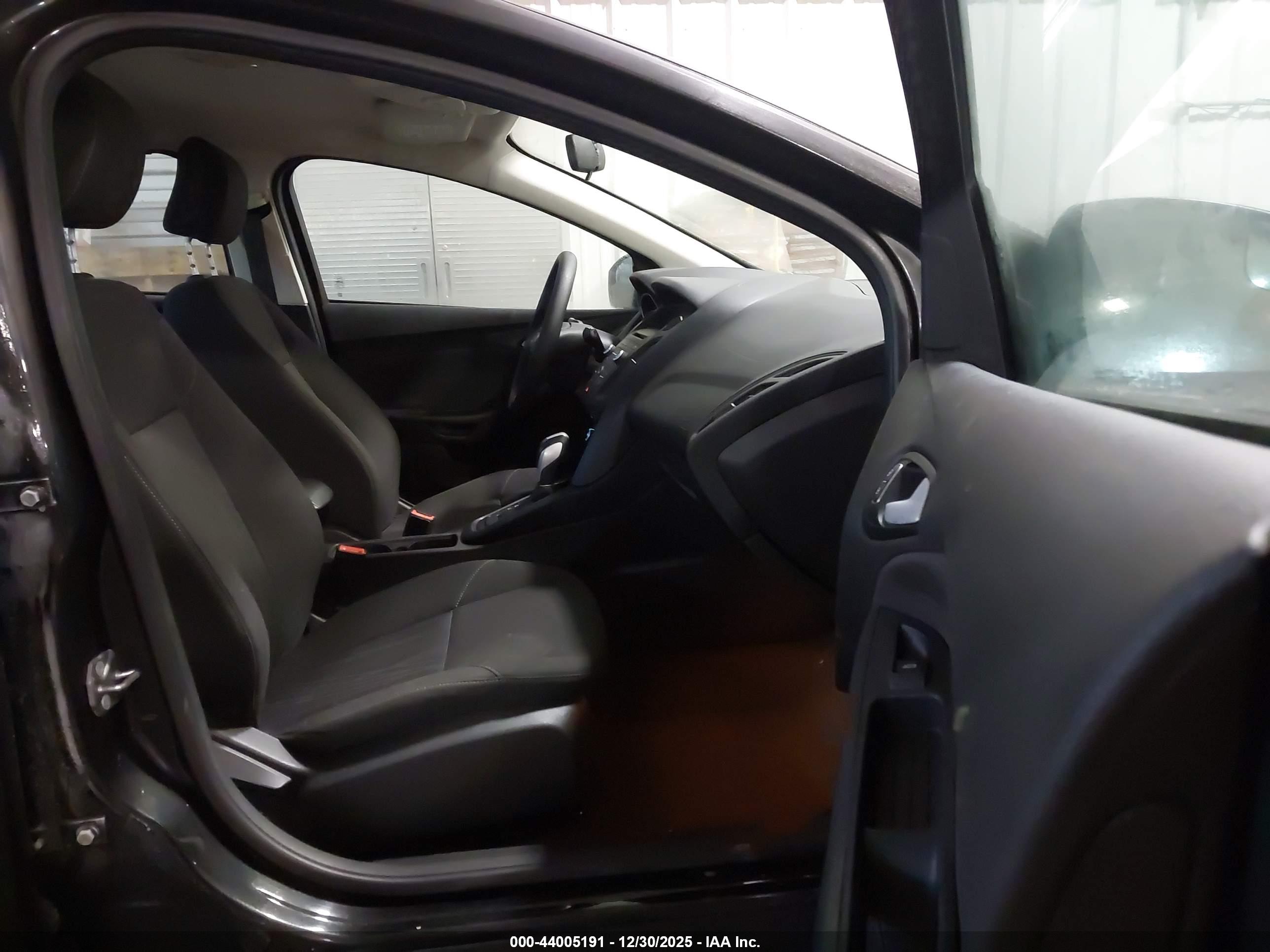 FORD FOCUS image 5