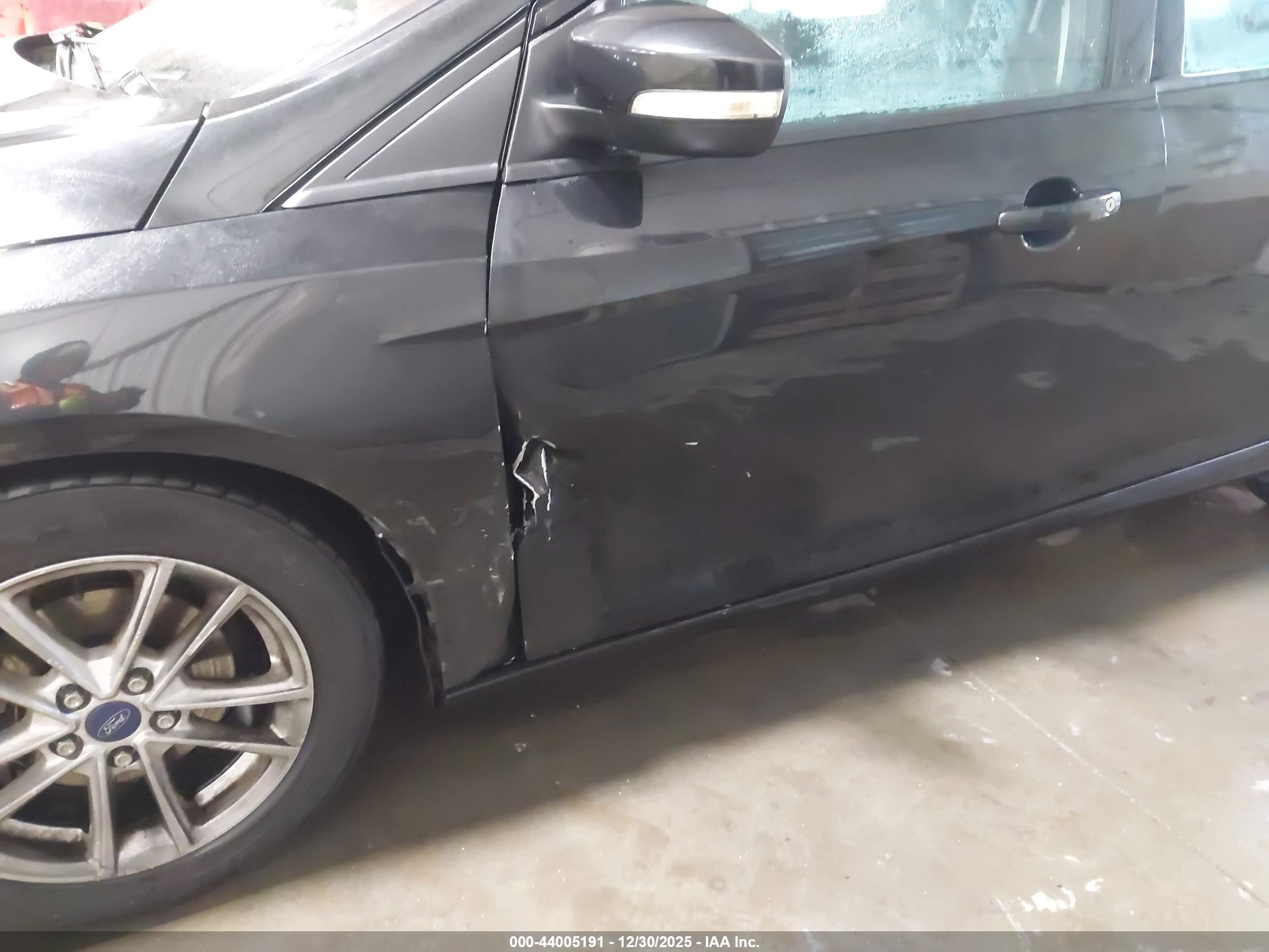 FORD FOCUS image 6