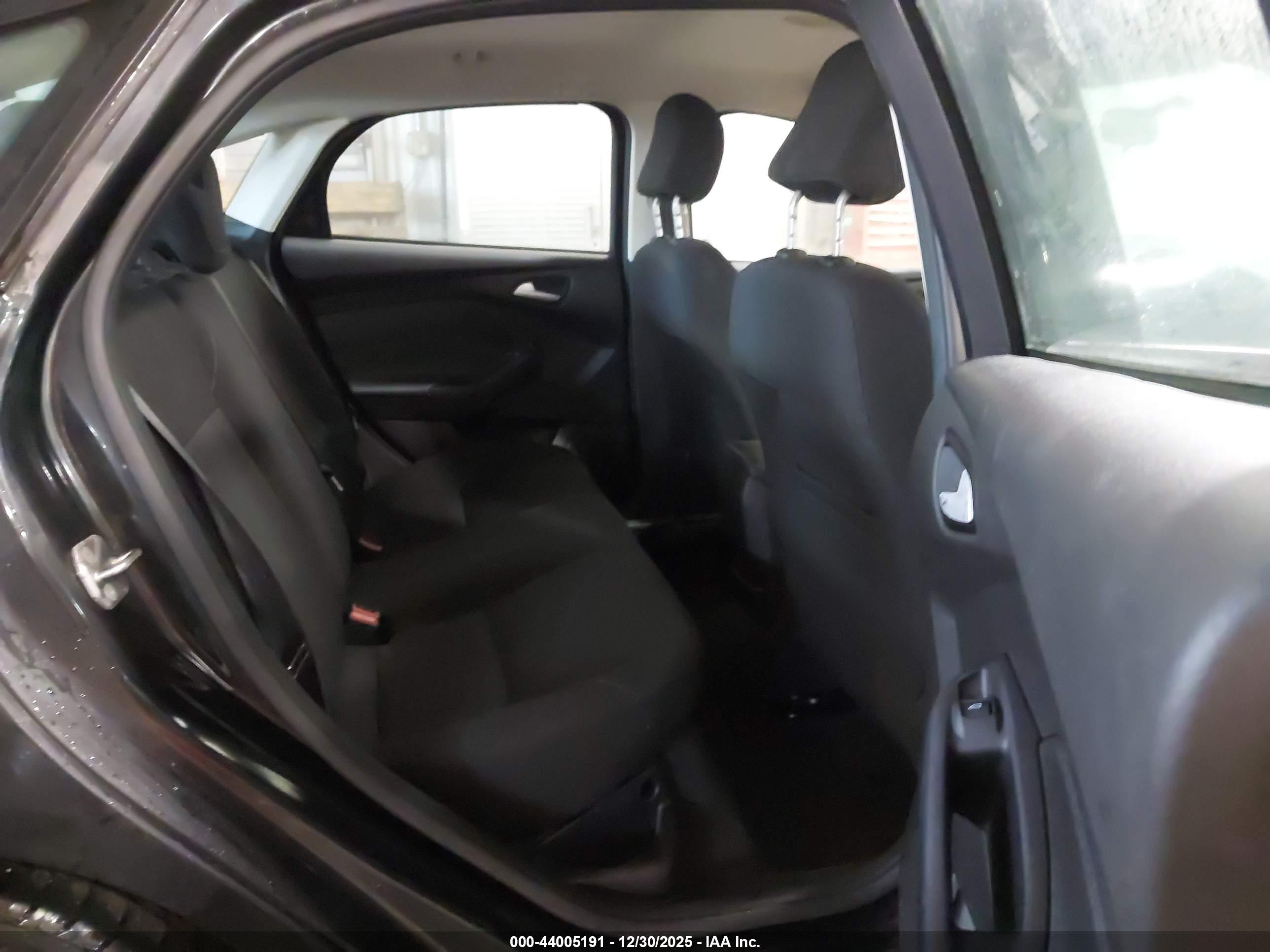 FORD FOCUS image 8