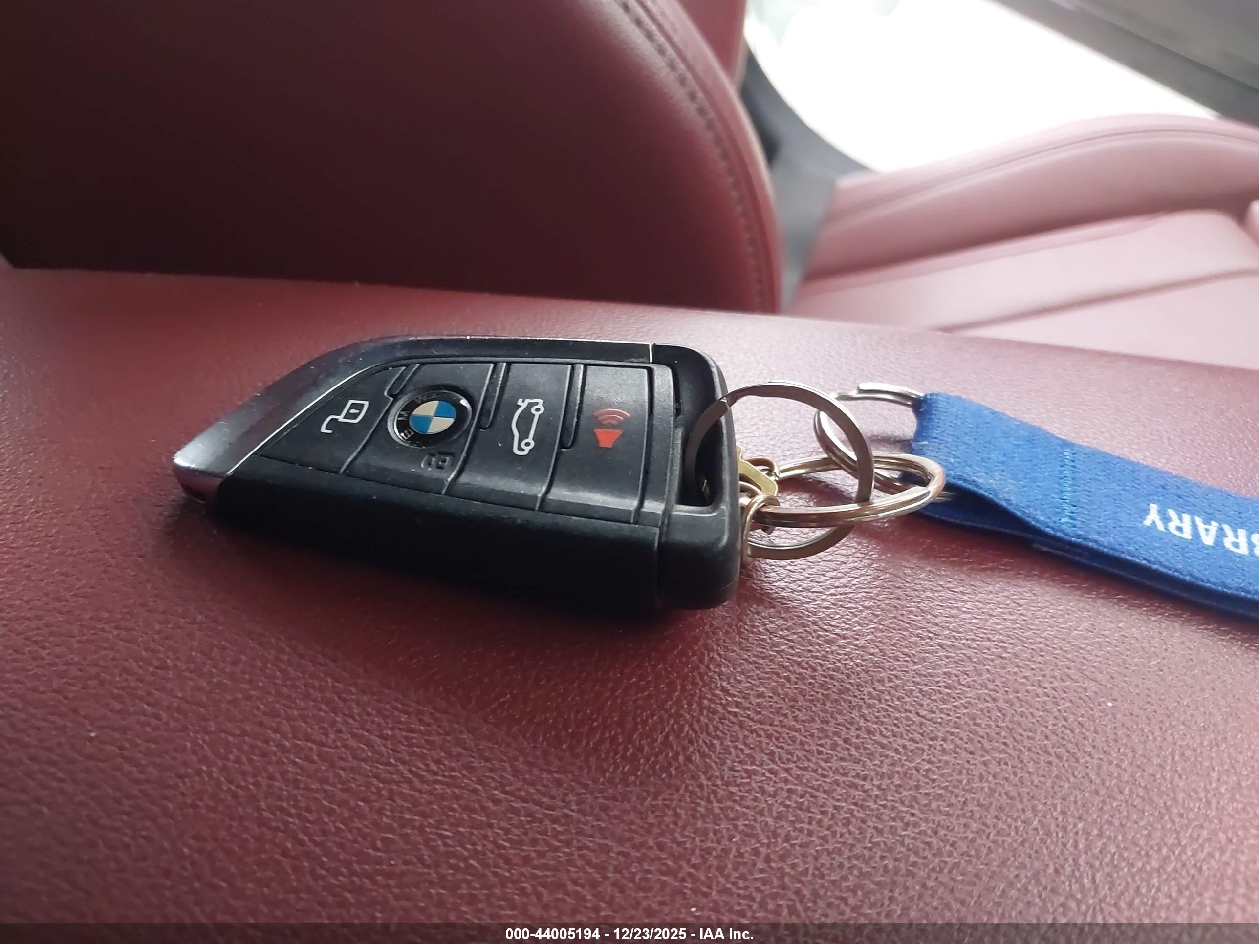 BMW 330I image 11