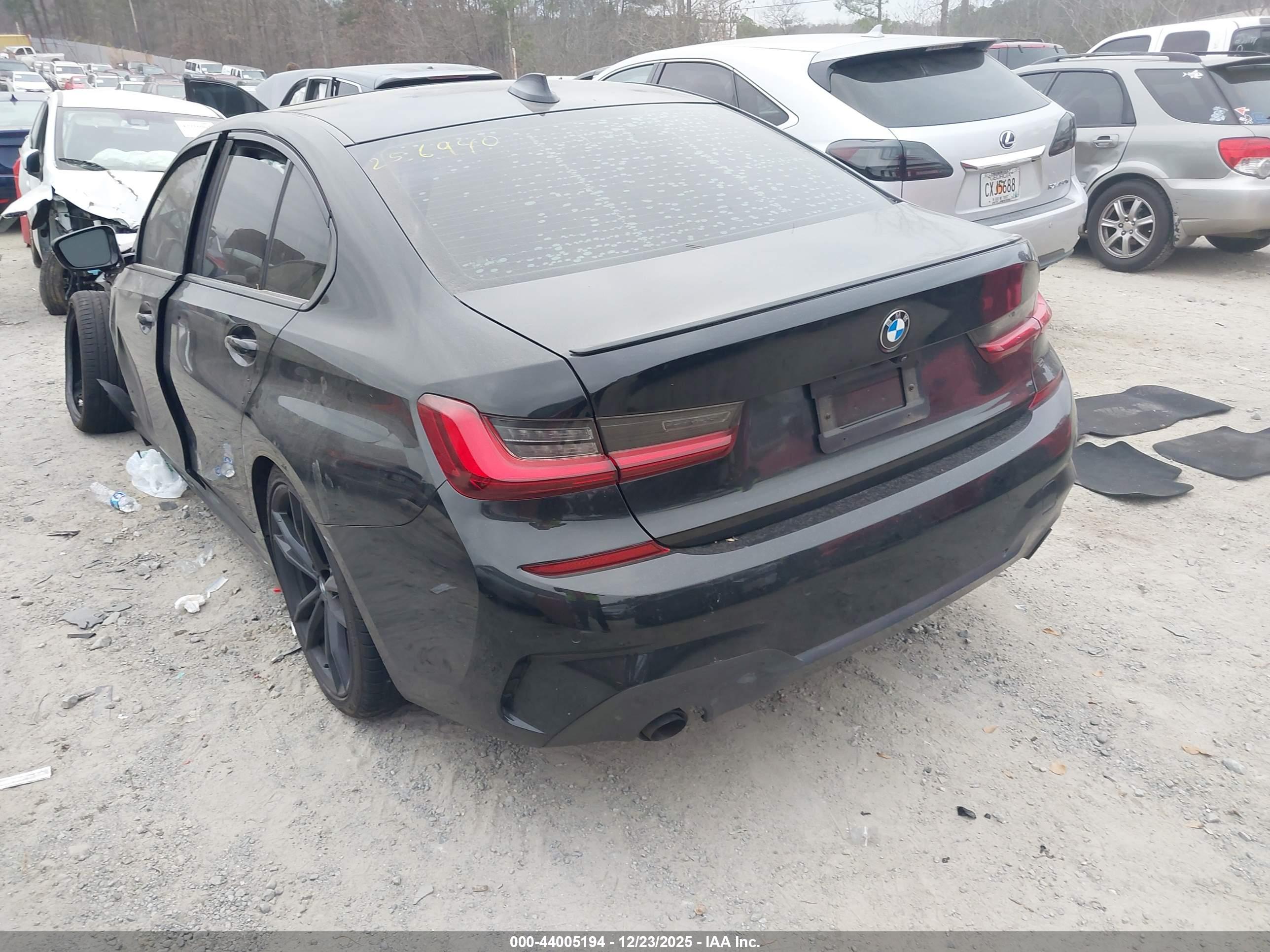 BMW 330I image 3