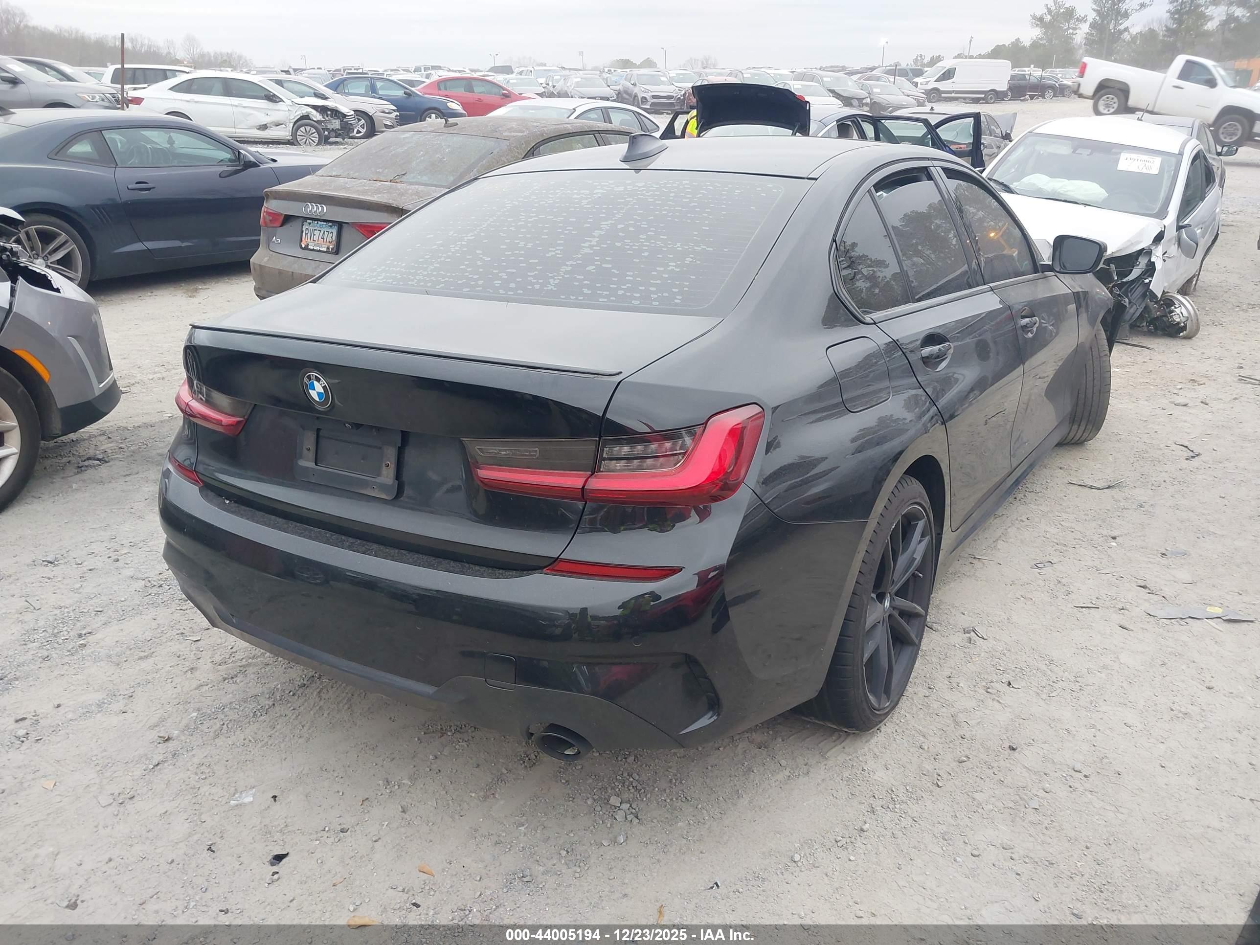 BMW 330I image 4