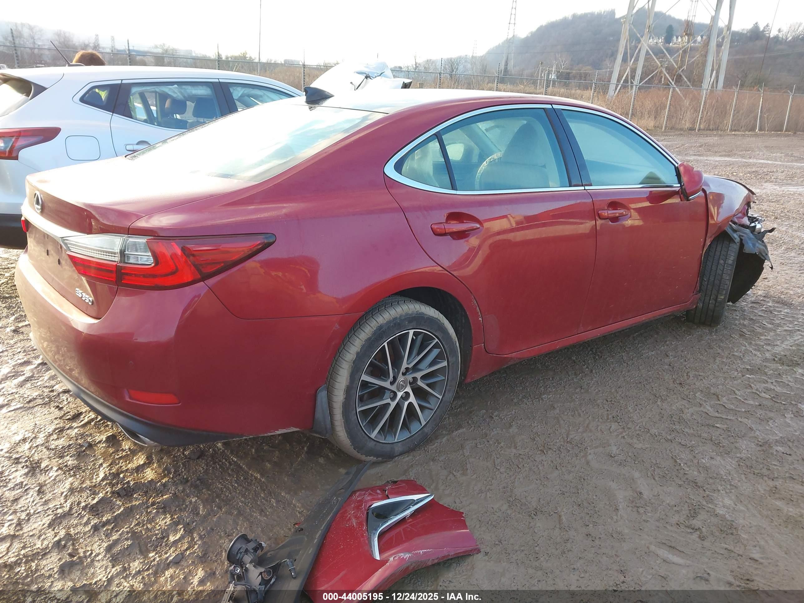 LEXUS ES image 4