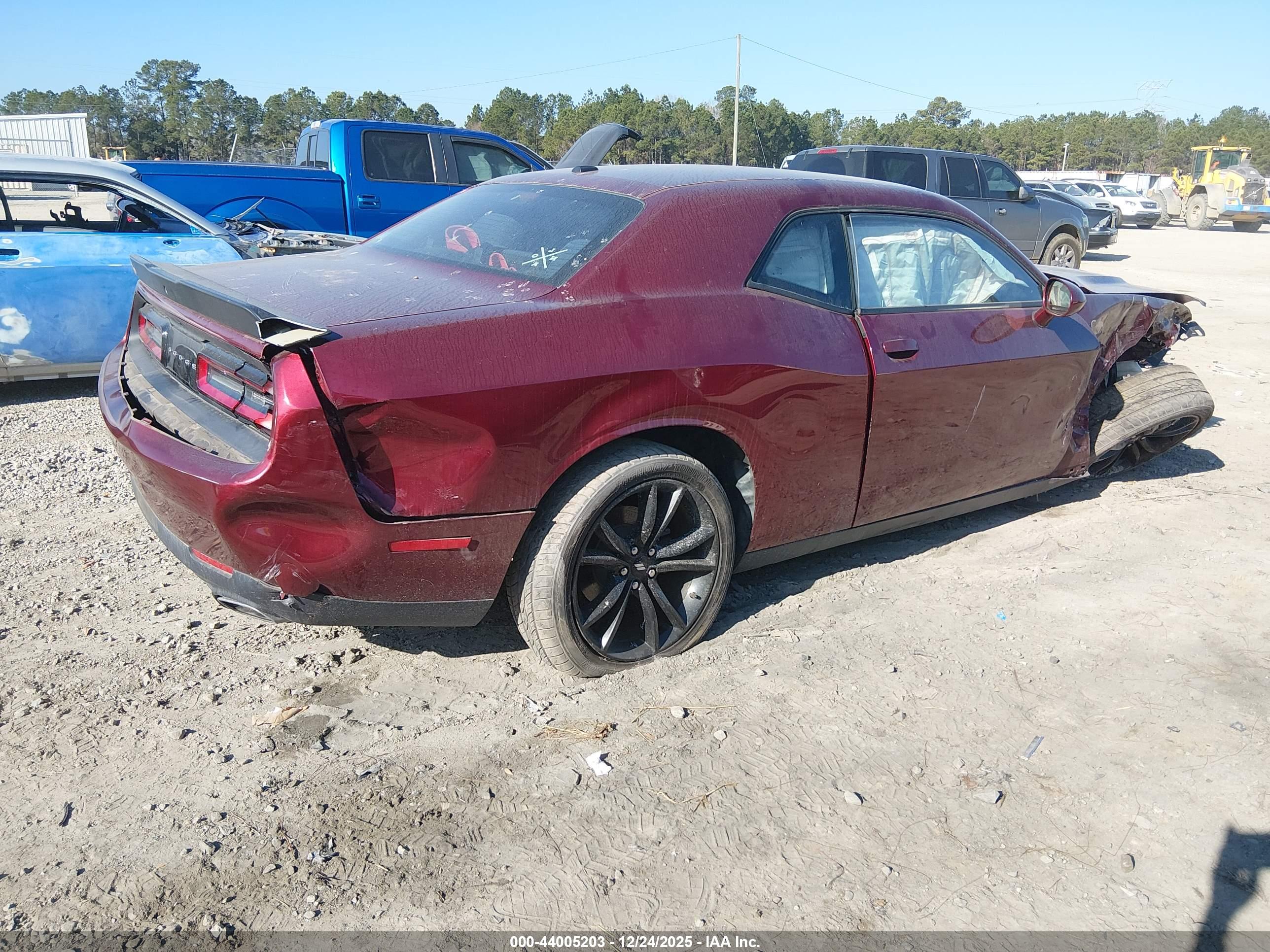 DODGE CHALLENGER image 4