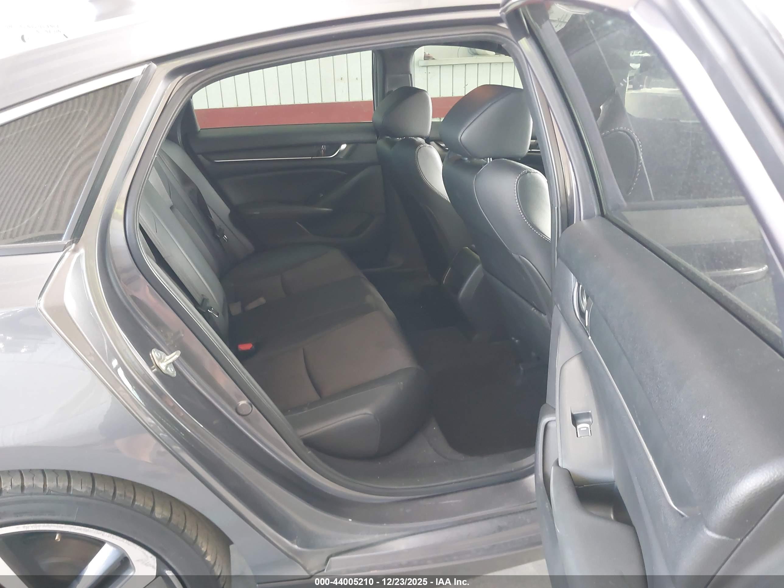 HONDA ACCORD image 8