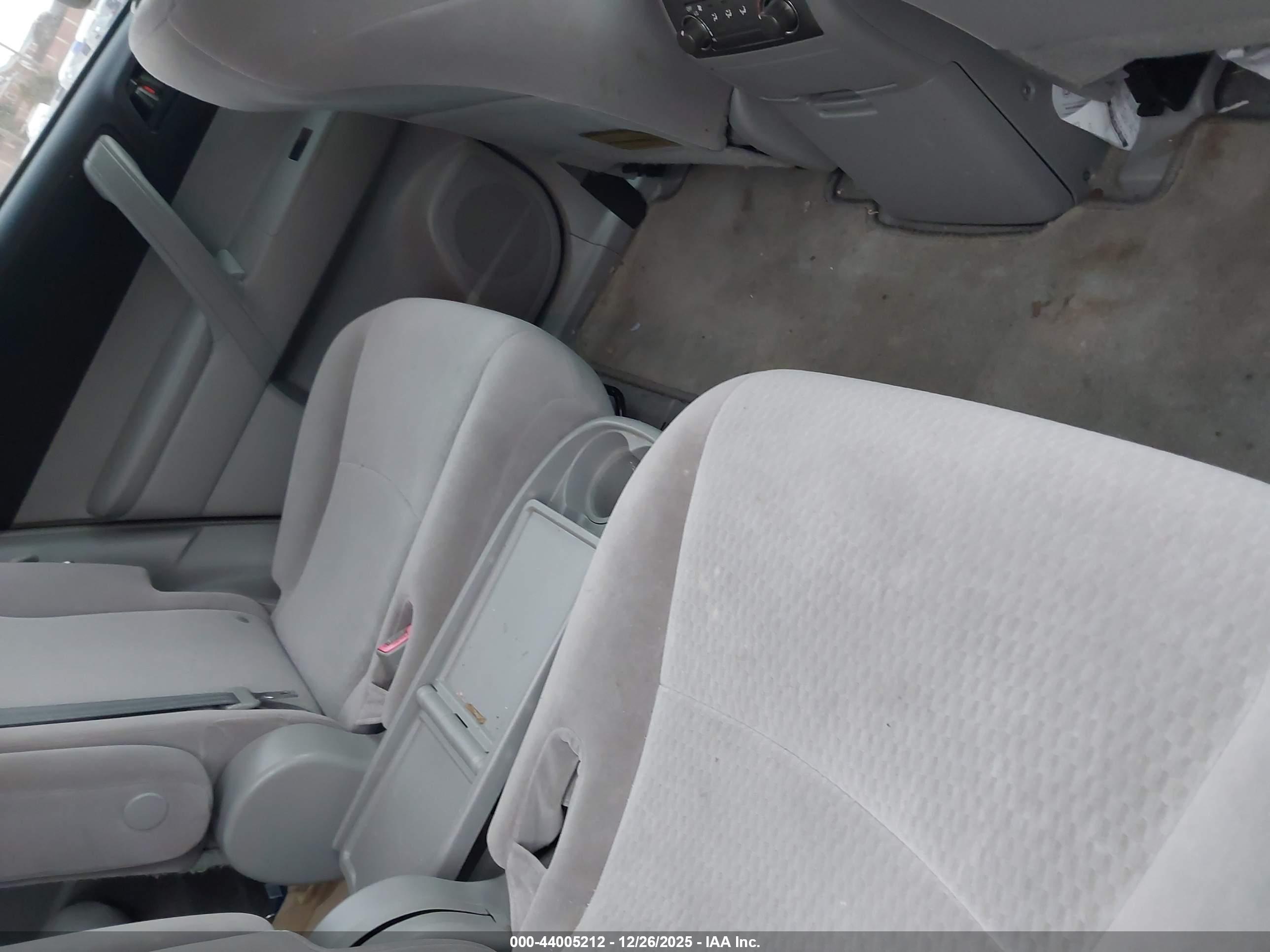 TOYOTA HIGHLANDER image 8