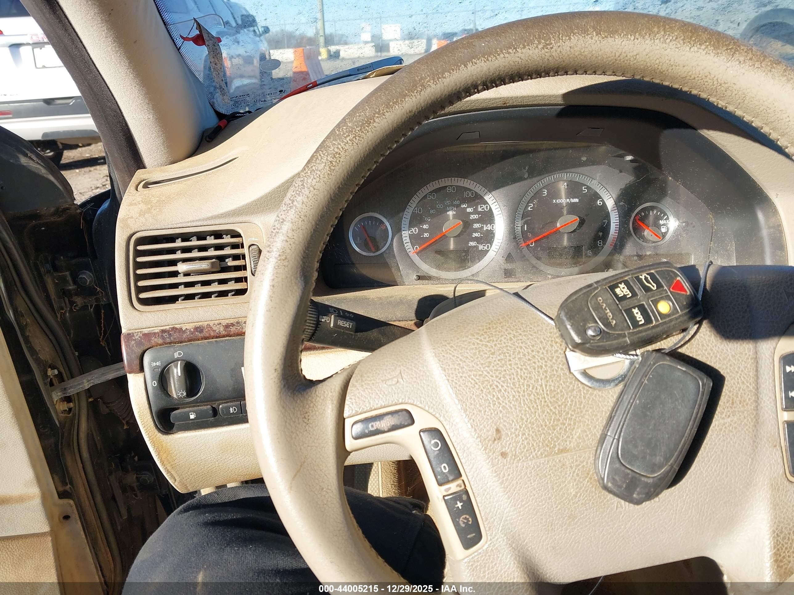 VOLVO S80 image 11