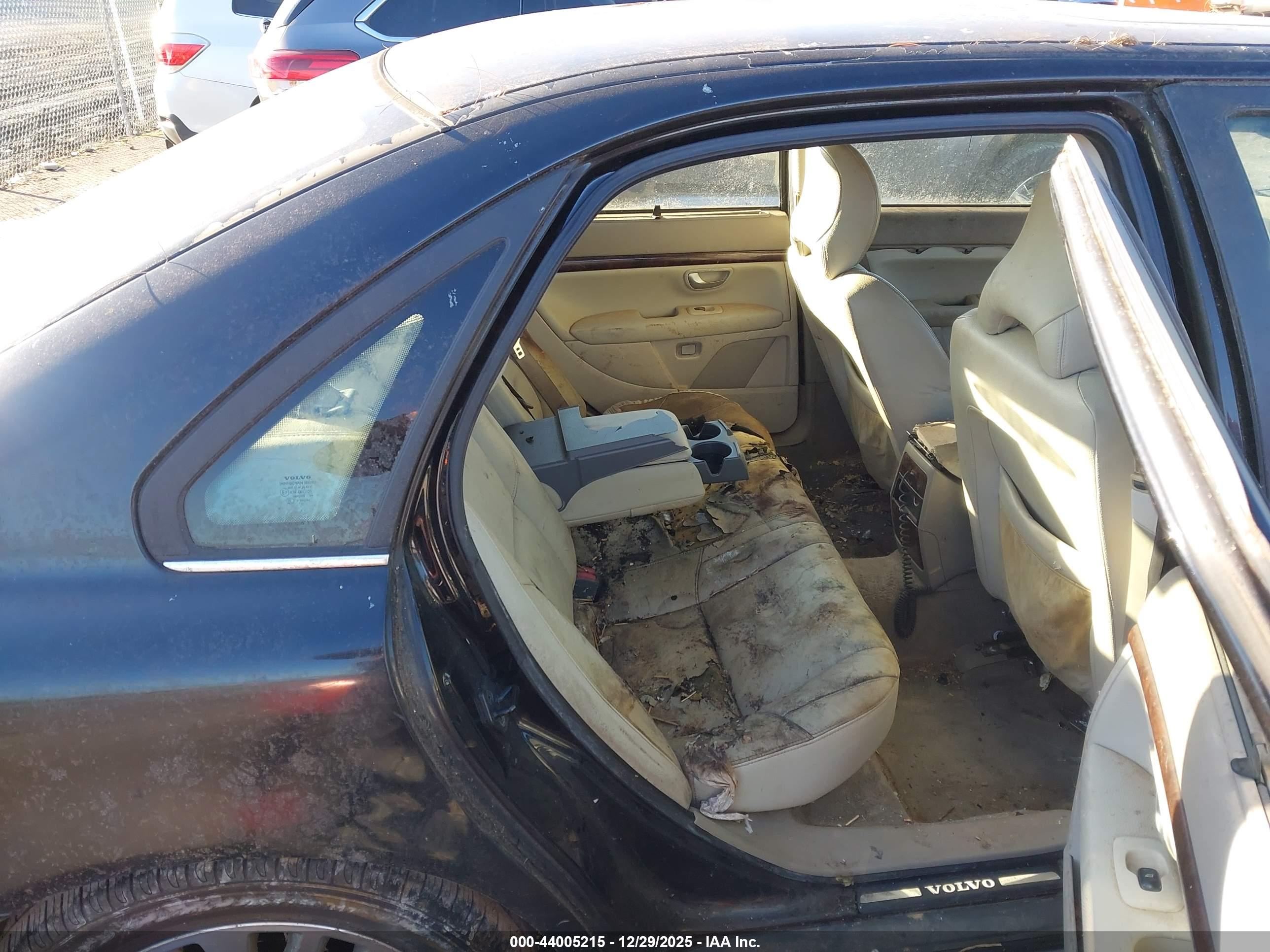 VOLVO S80 image 8