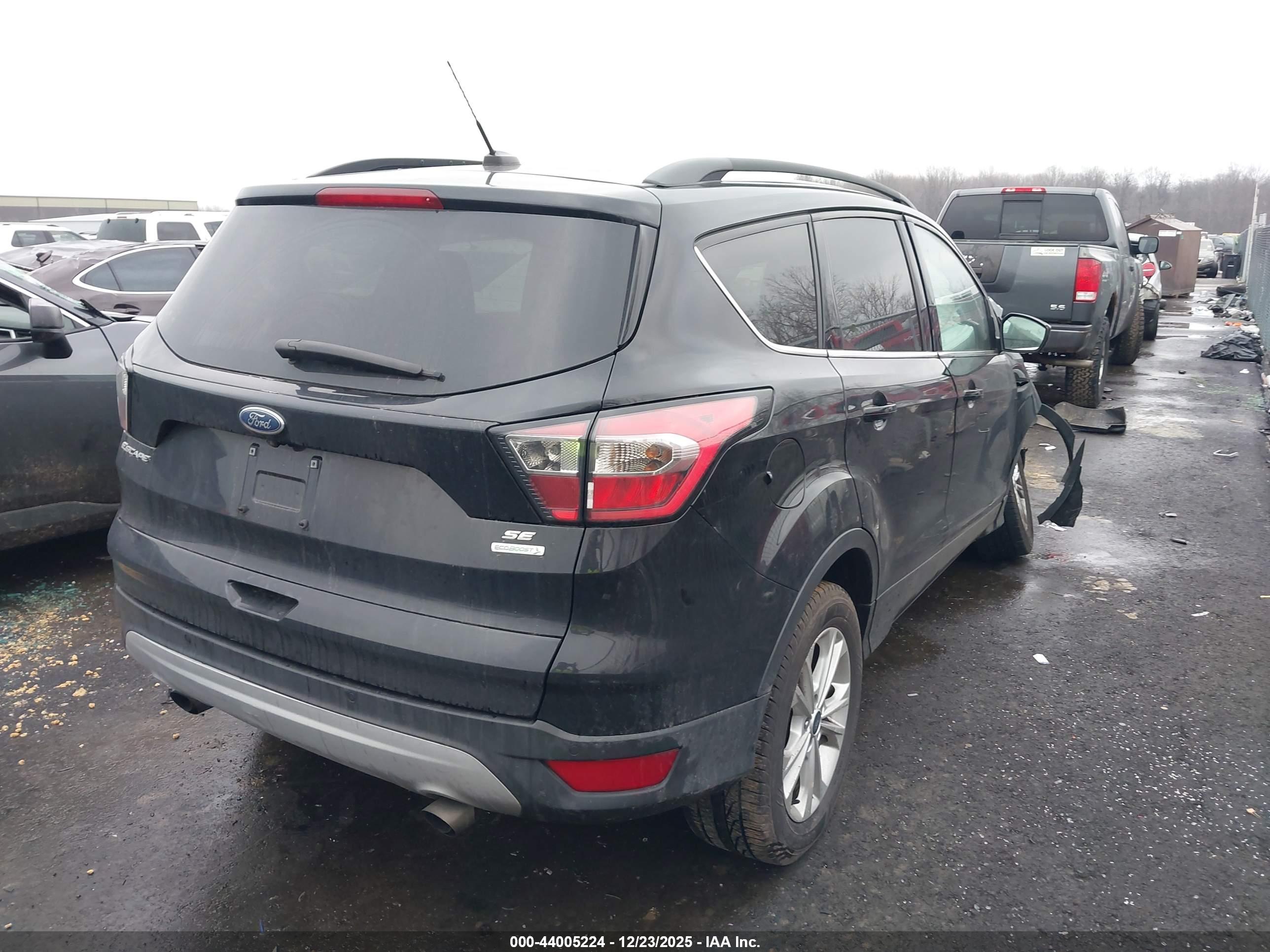 FORD ESCAPE image 4
