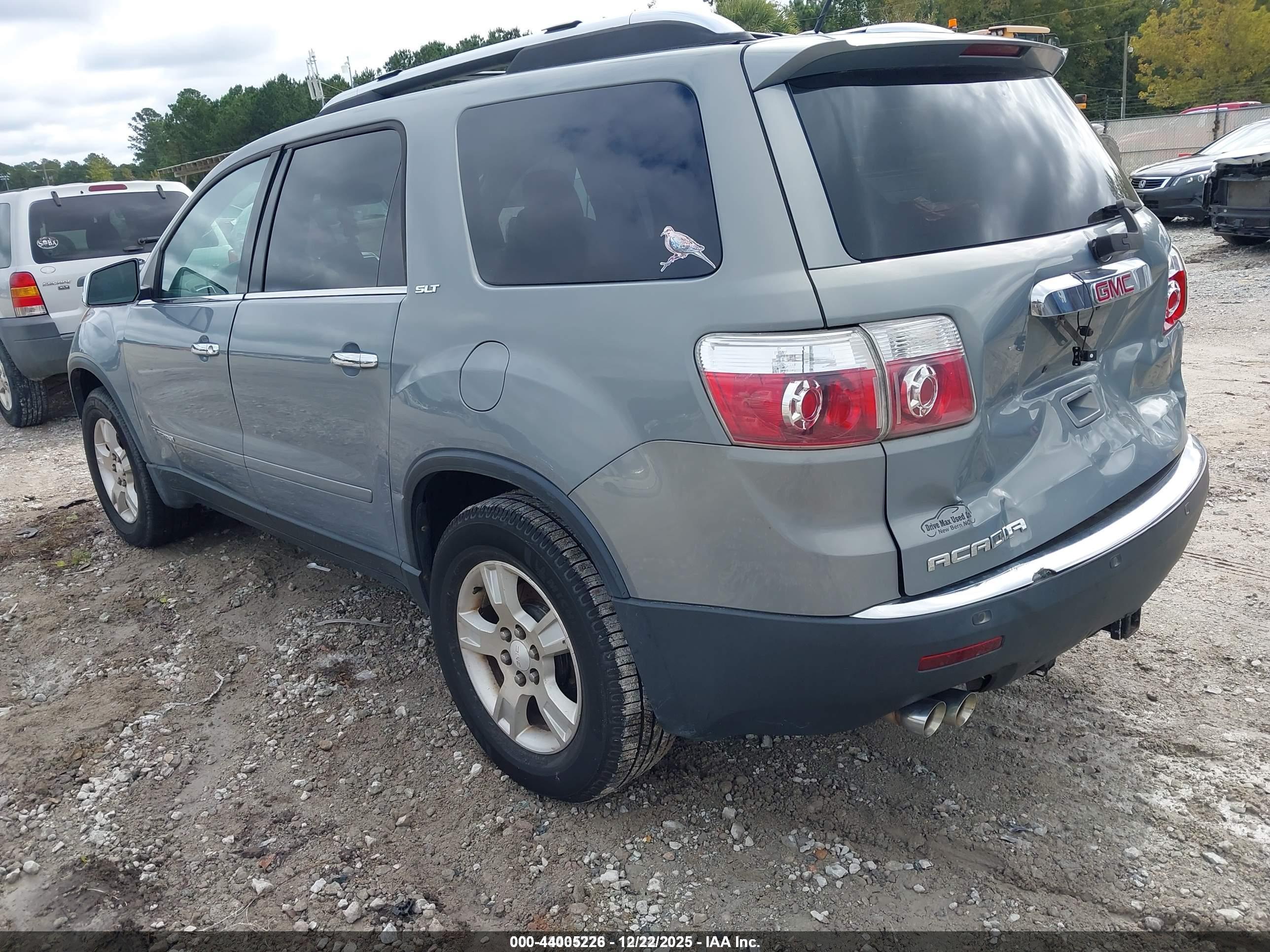 GMC ACADIA image 3
