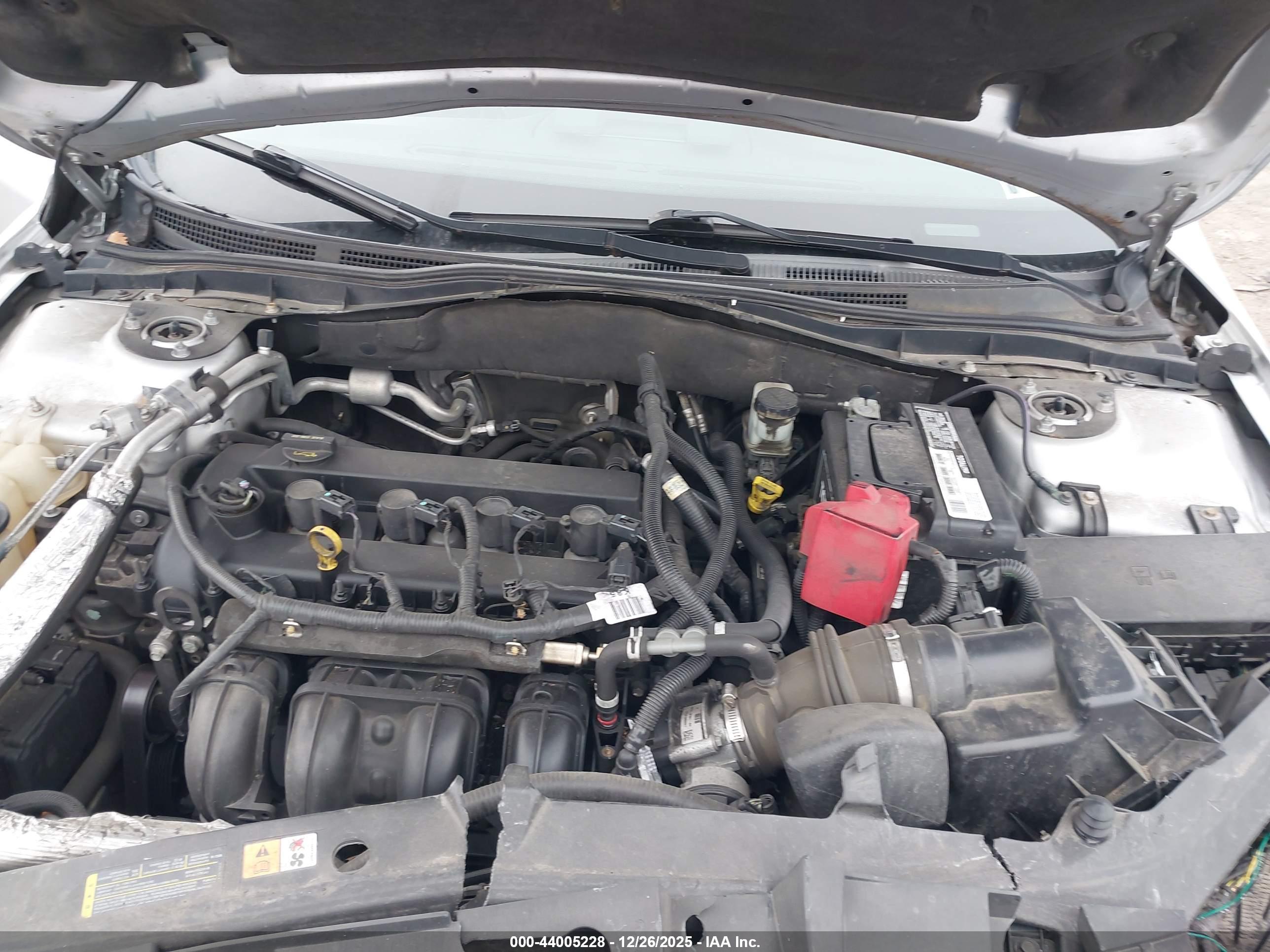 FORD FUSION image 10