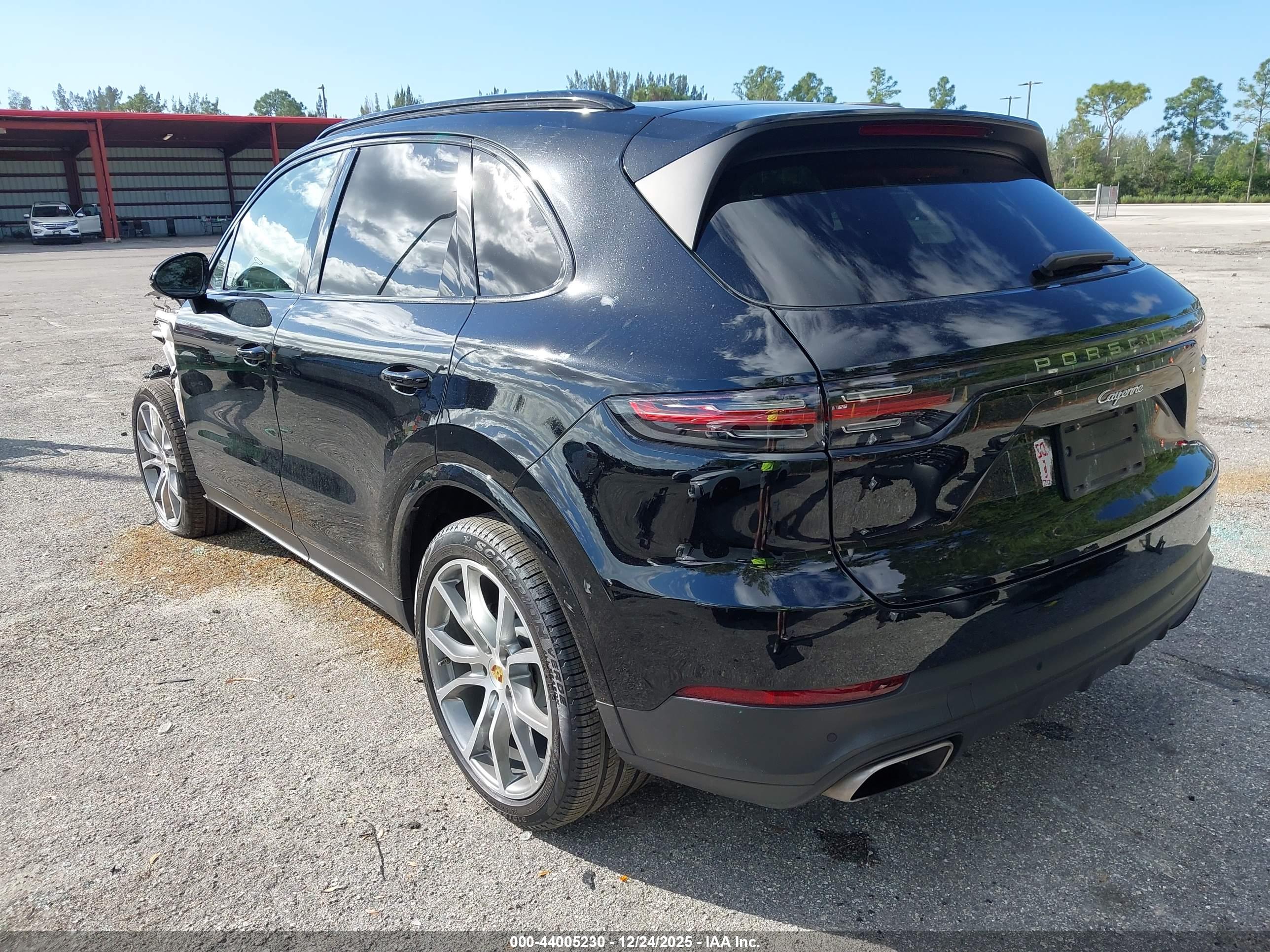 PORSCHE CAYENNE image 3