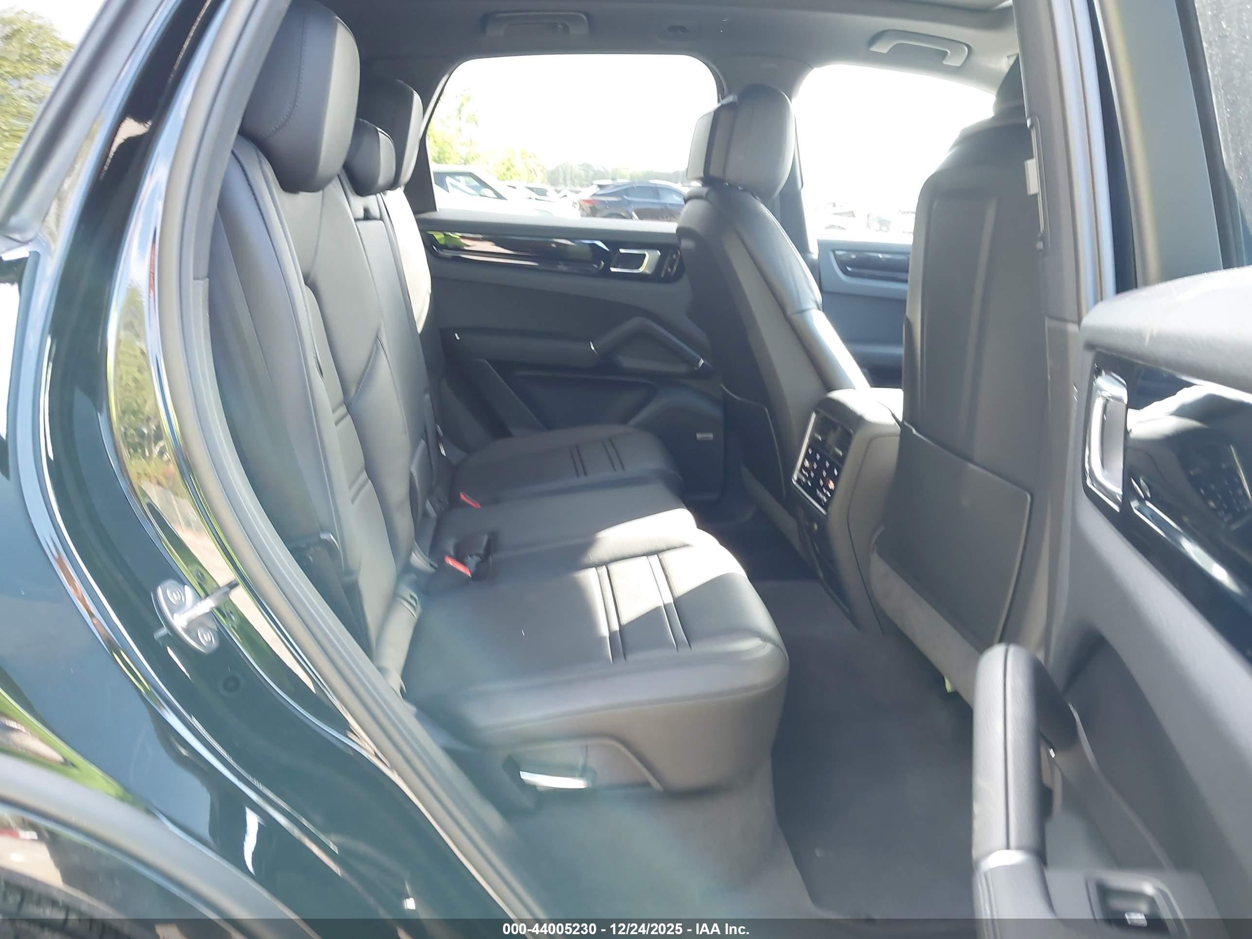 PORSCHE CAYENNE image 8