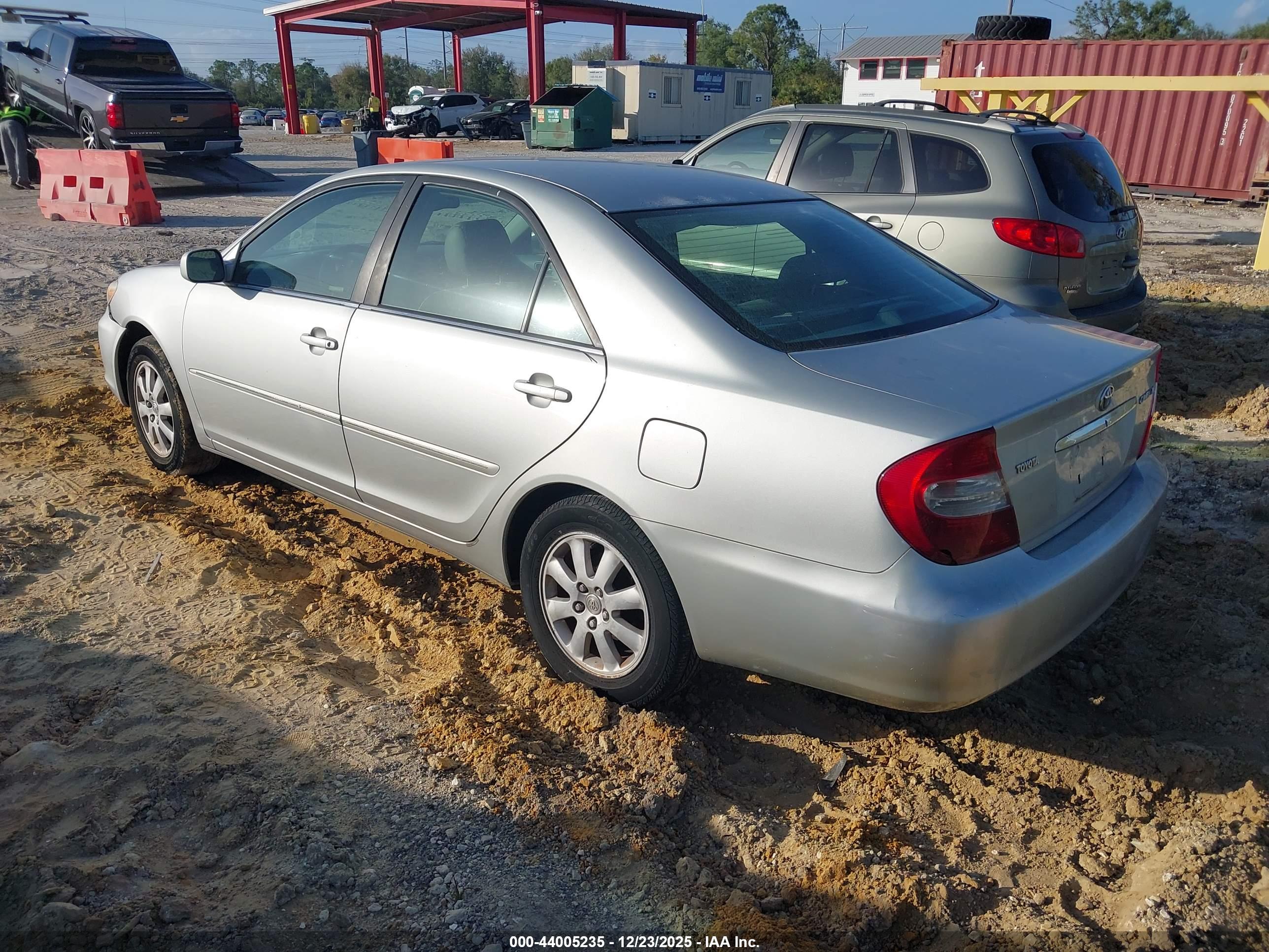 TOYOTA CAMRY image 3