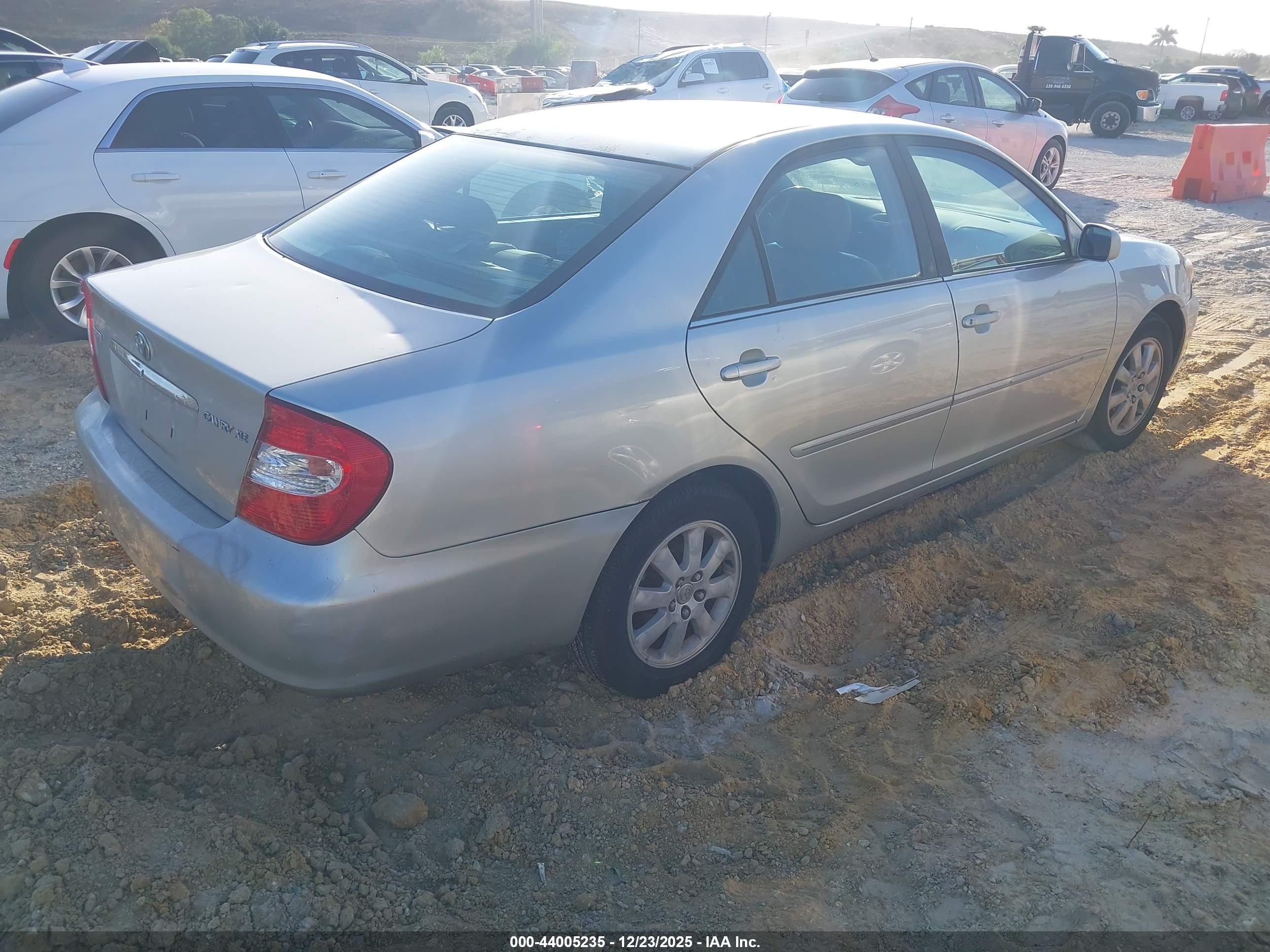 TOYOTA CAMRY image 4
