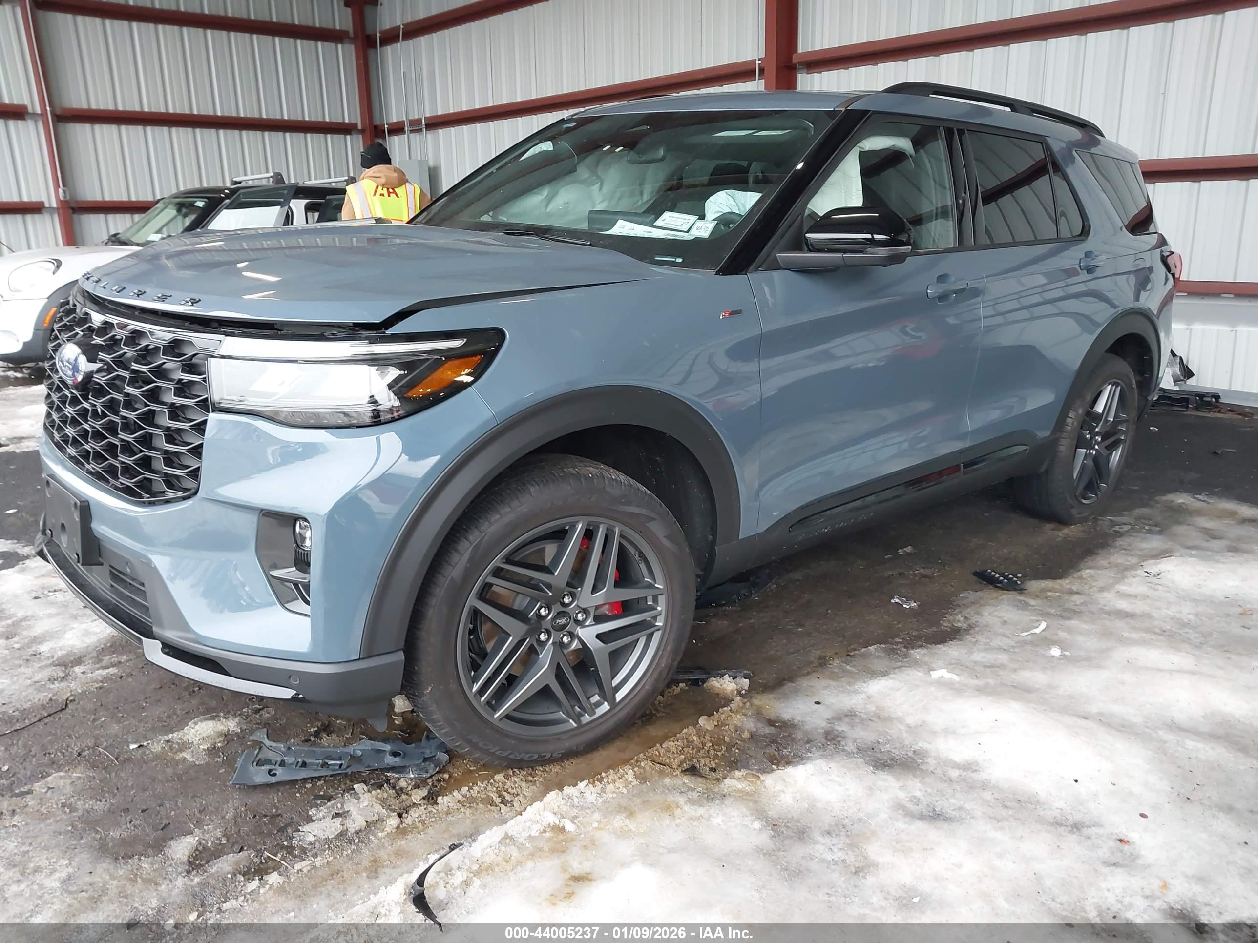 FORD EXPLORER image 2