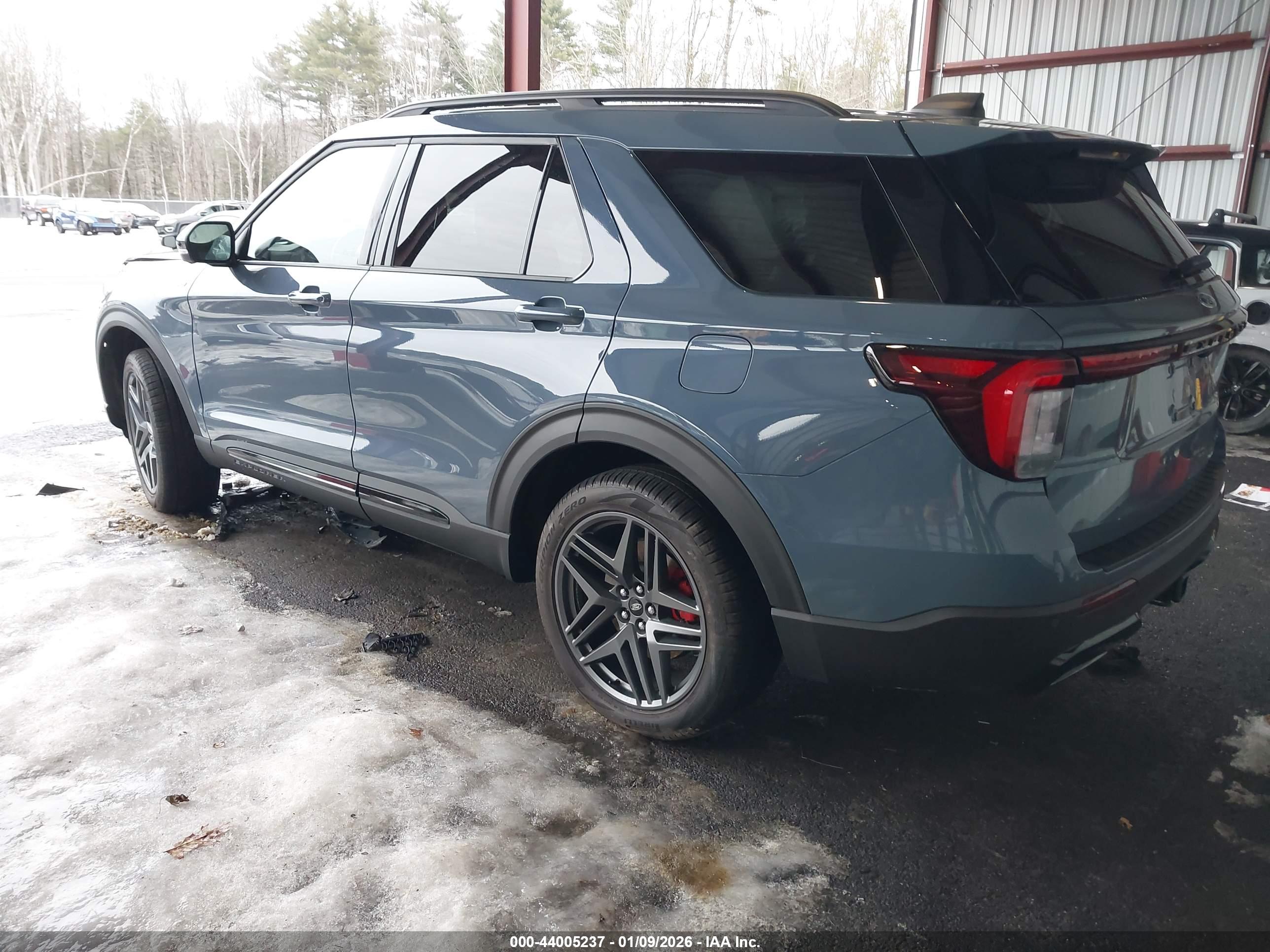 FORD EXPLORER image 3