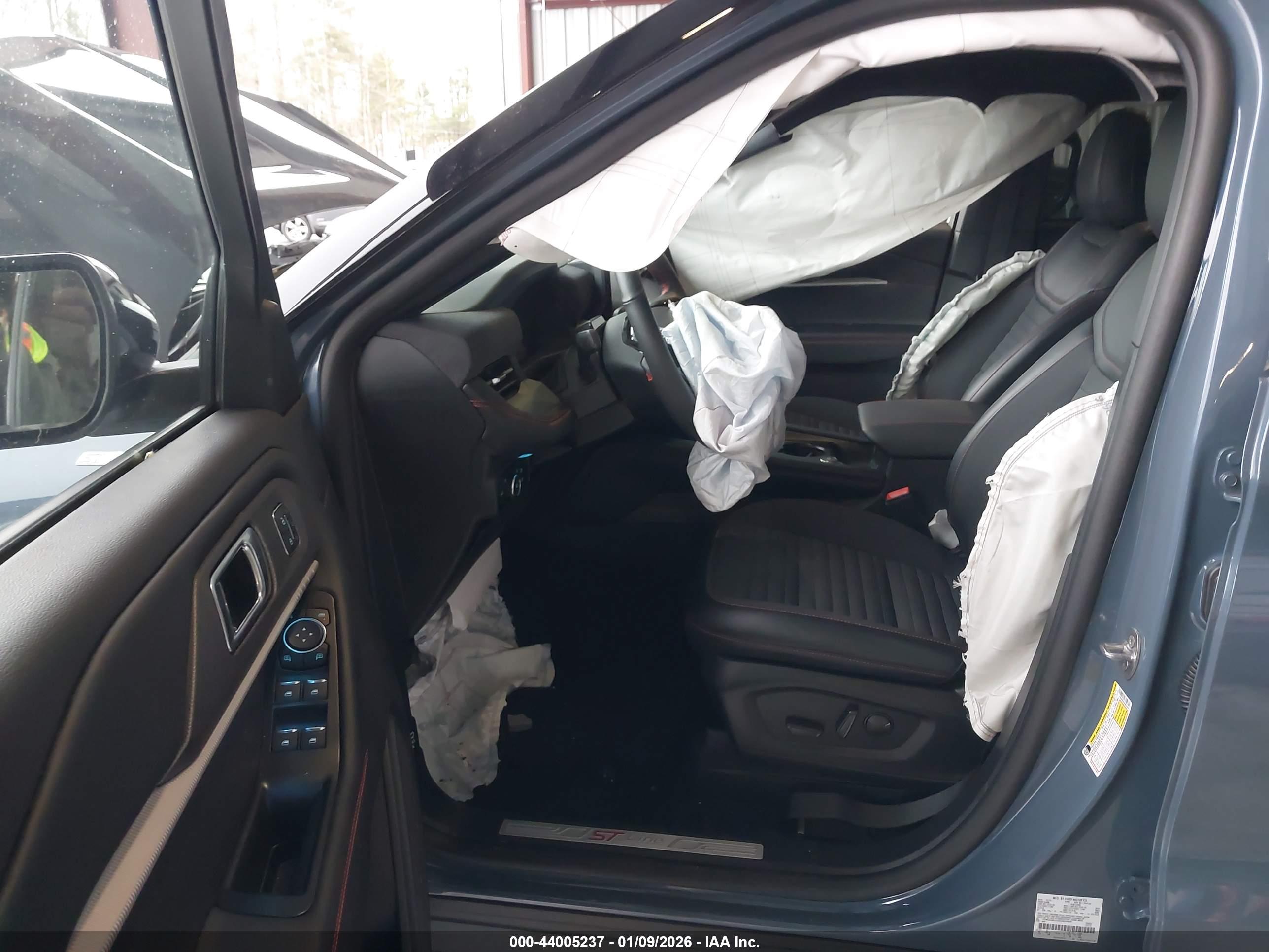FORD EXPLORER image 5