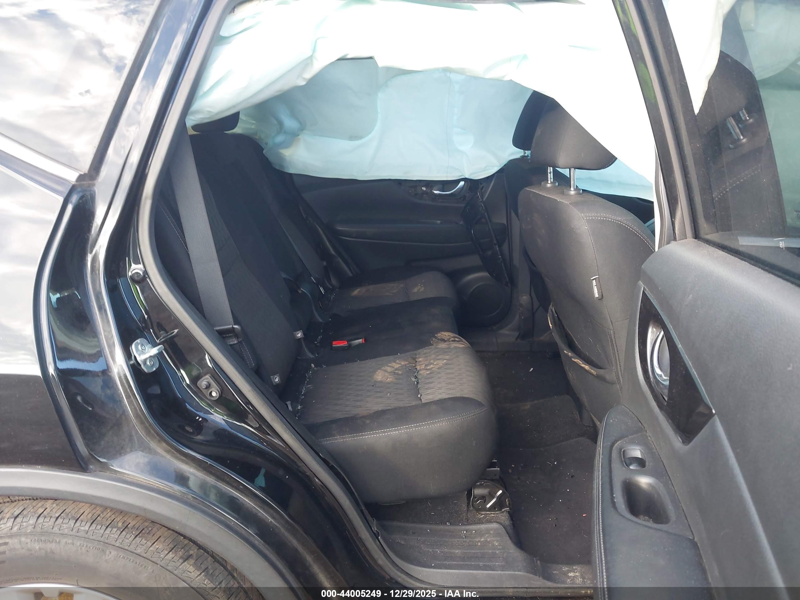 NISSAN ROGUE image 8