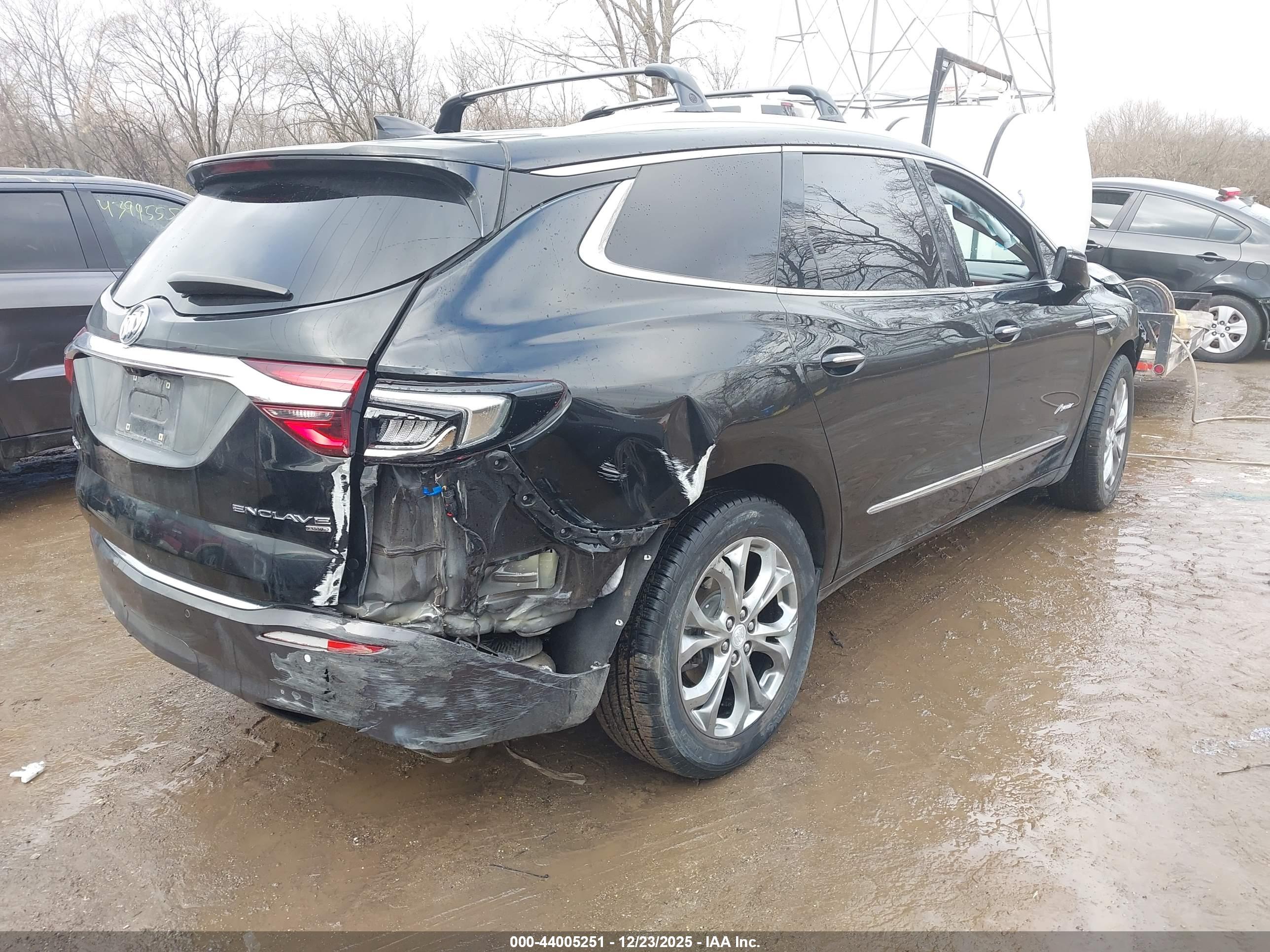 BUICK ENCLAVE image 4