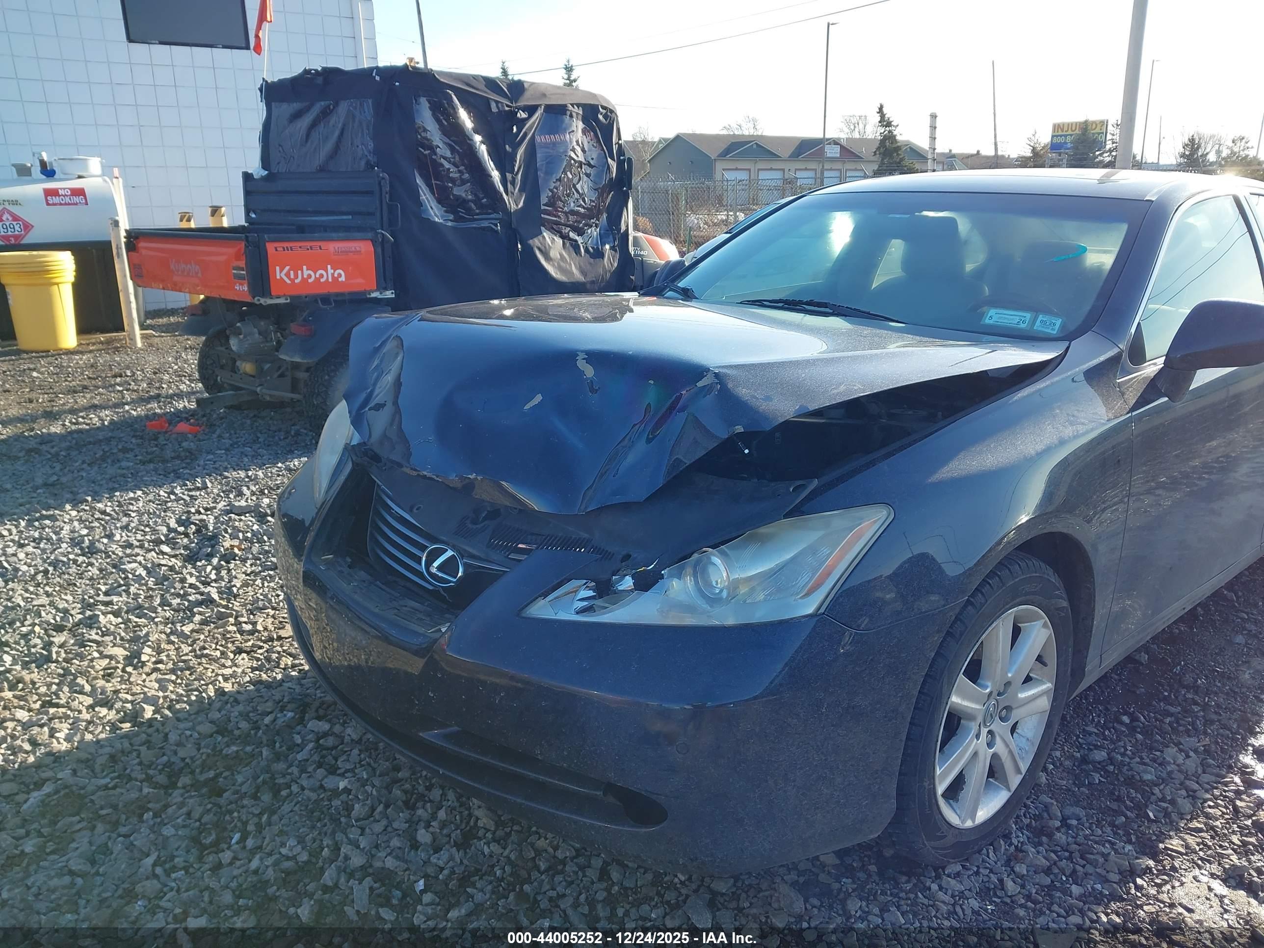 LEXUS ES image 6